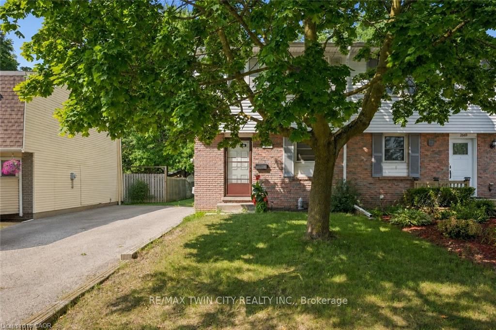 264 Northlake Drive A, Waterloo, ON N2V 1A9 photo 2