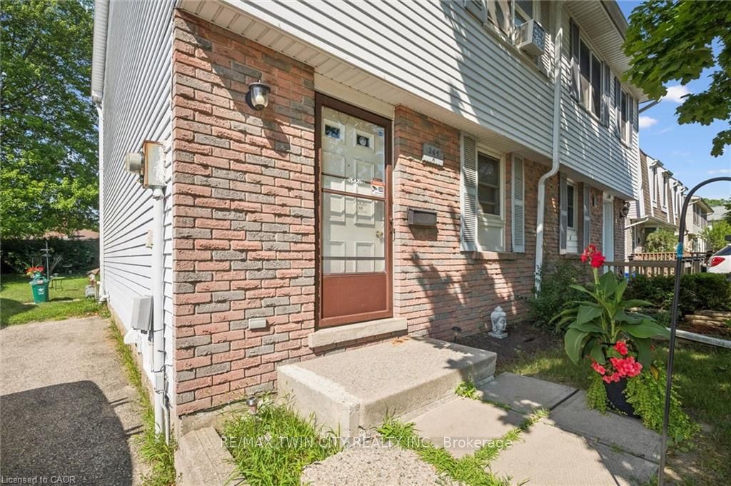 264 Northlake Drive A, Waterloo, ON N2V 1A9 photo 3