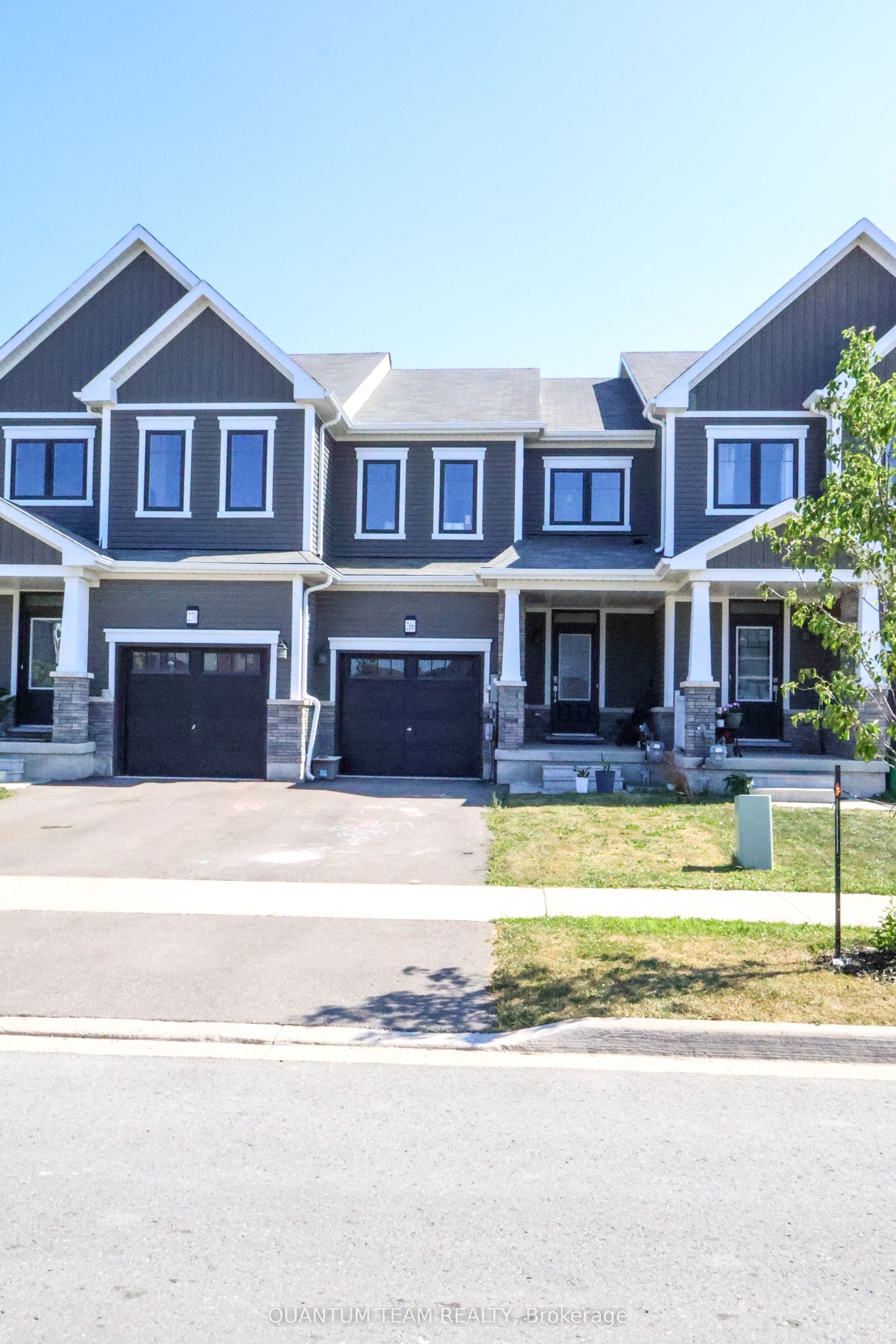 266 Explorer Way, Thorold, ON L2V 0K2 photo 2