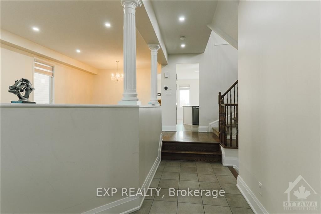 860 Percifor Way, Orleans - Convent Glen and Area, ON K1W 0B4 photo 2