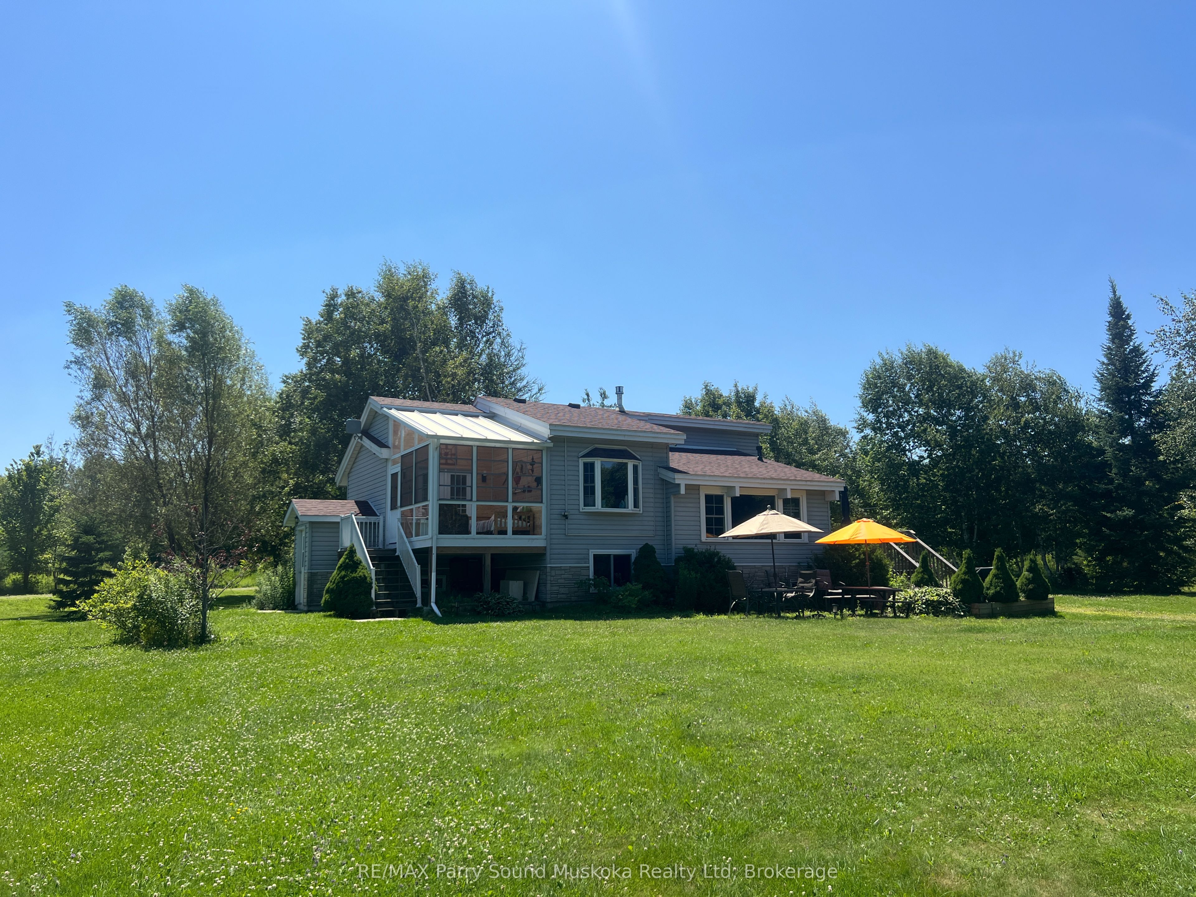 5 MEHARG Drive, McKellar, ON P2A 0B5