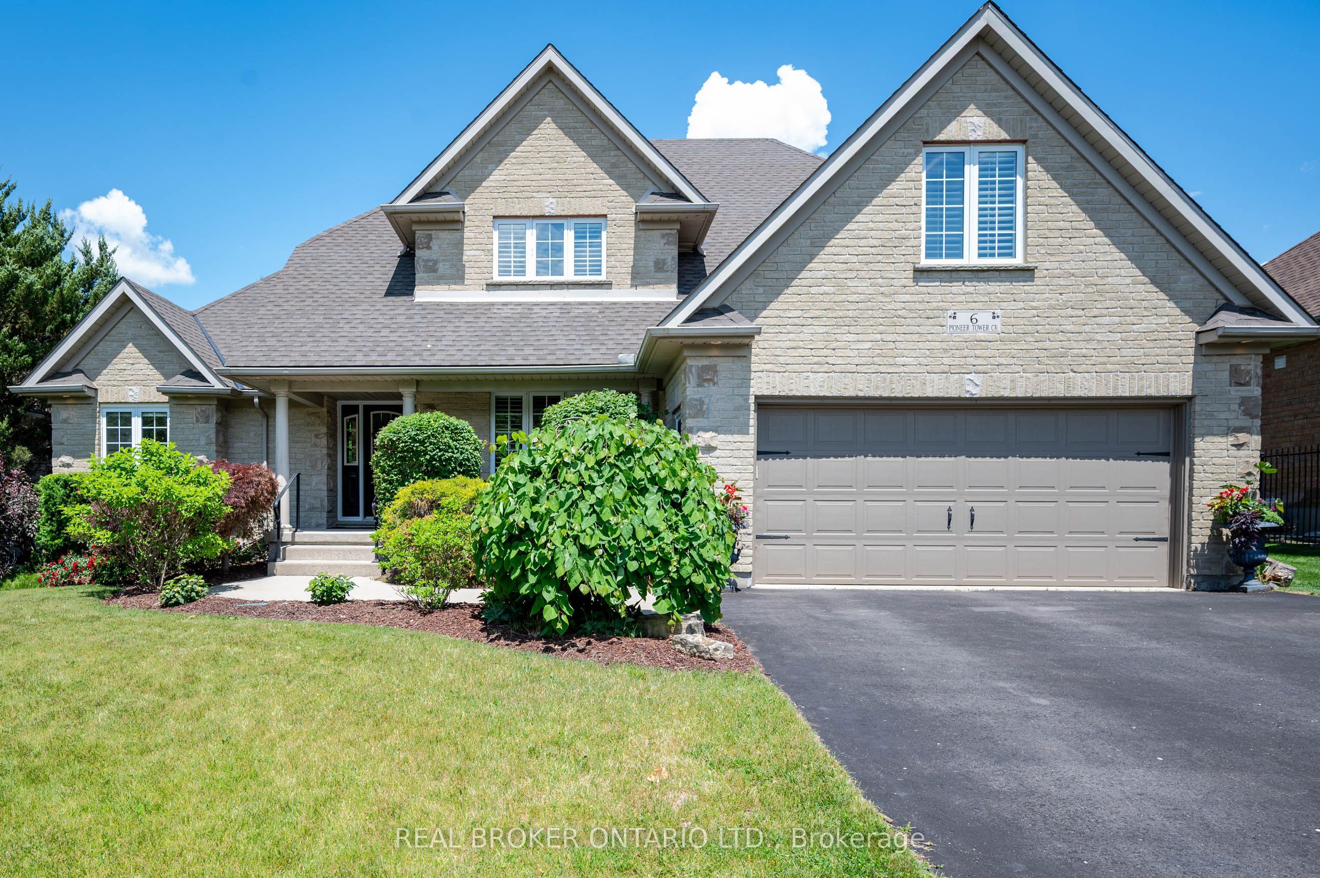 6 Pioneer Tower Crescent, Kitchener, ON N2P 2L2 photo 3