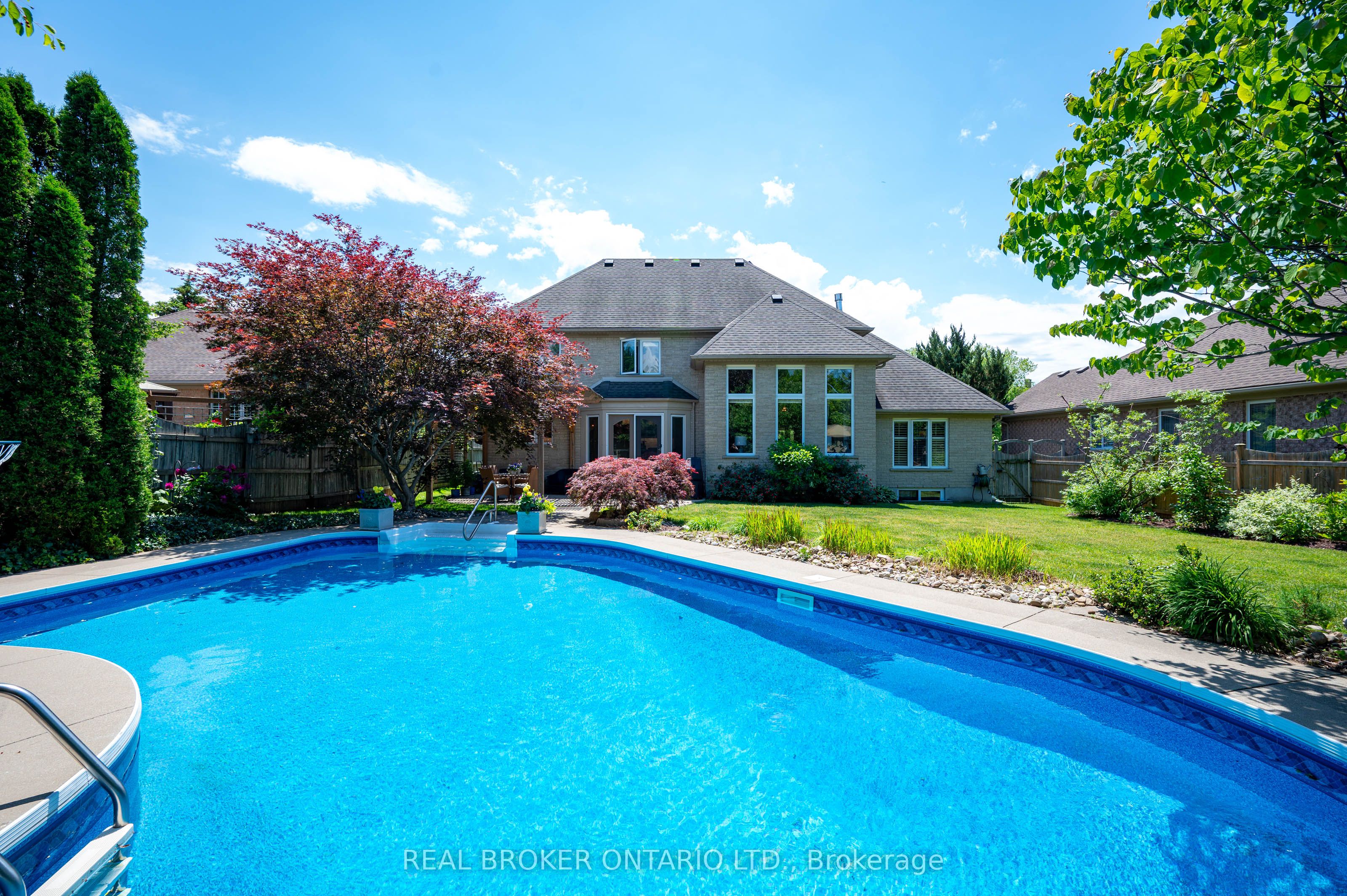 6 Pioneer Tower Crescent, Kitchener, ON N2P 2L2 photo 5