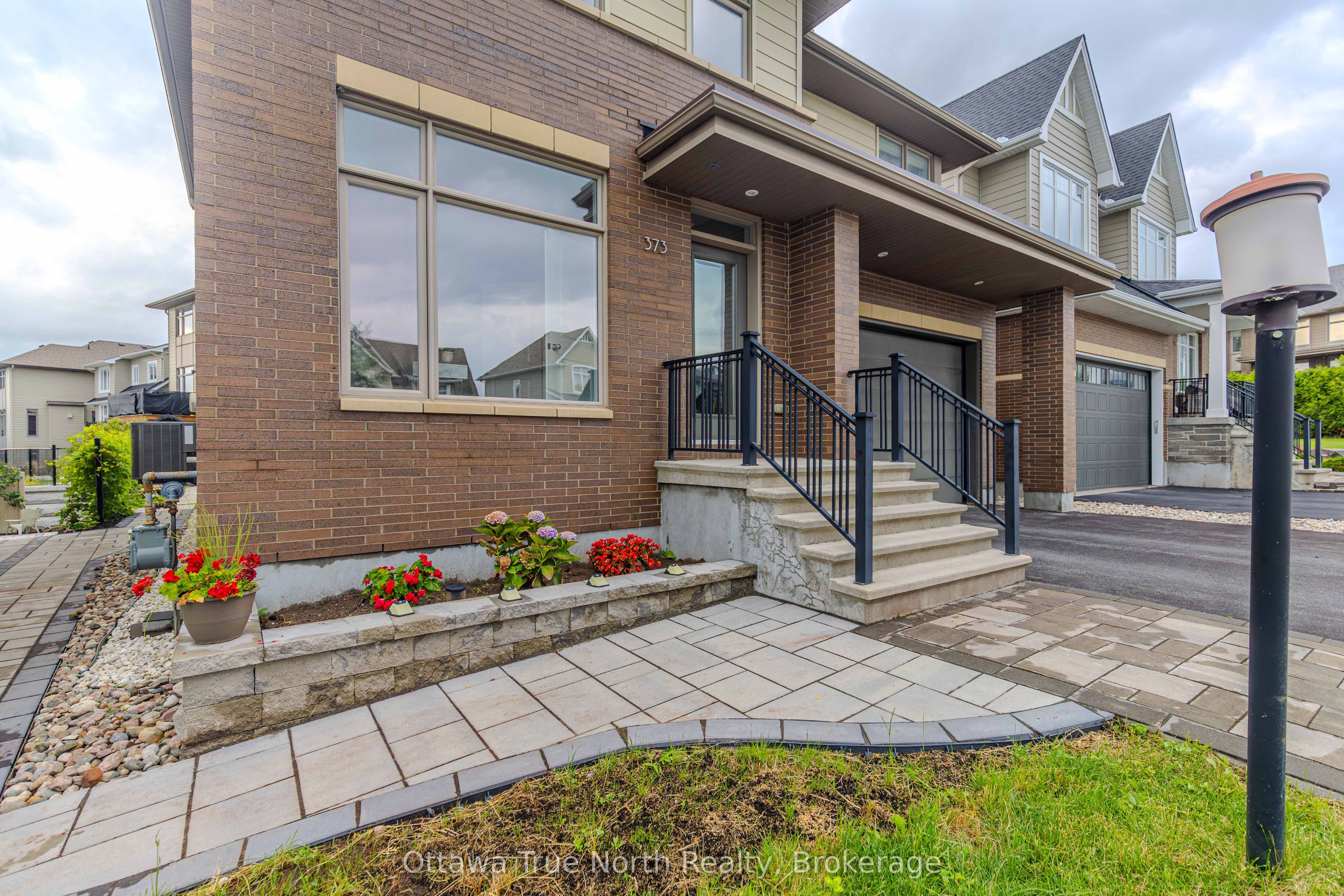 373 Huntsville Drive, Kanata, ON K2T 0H5 photo 3