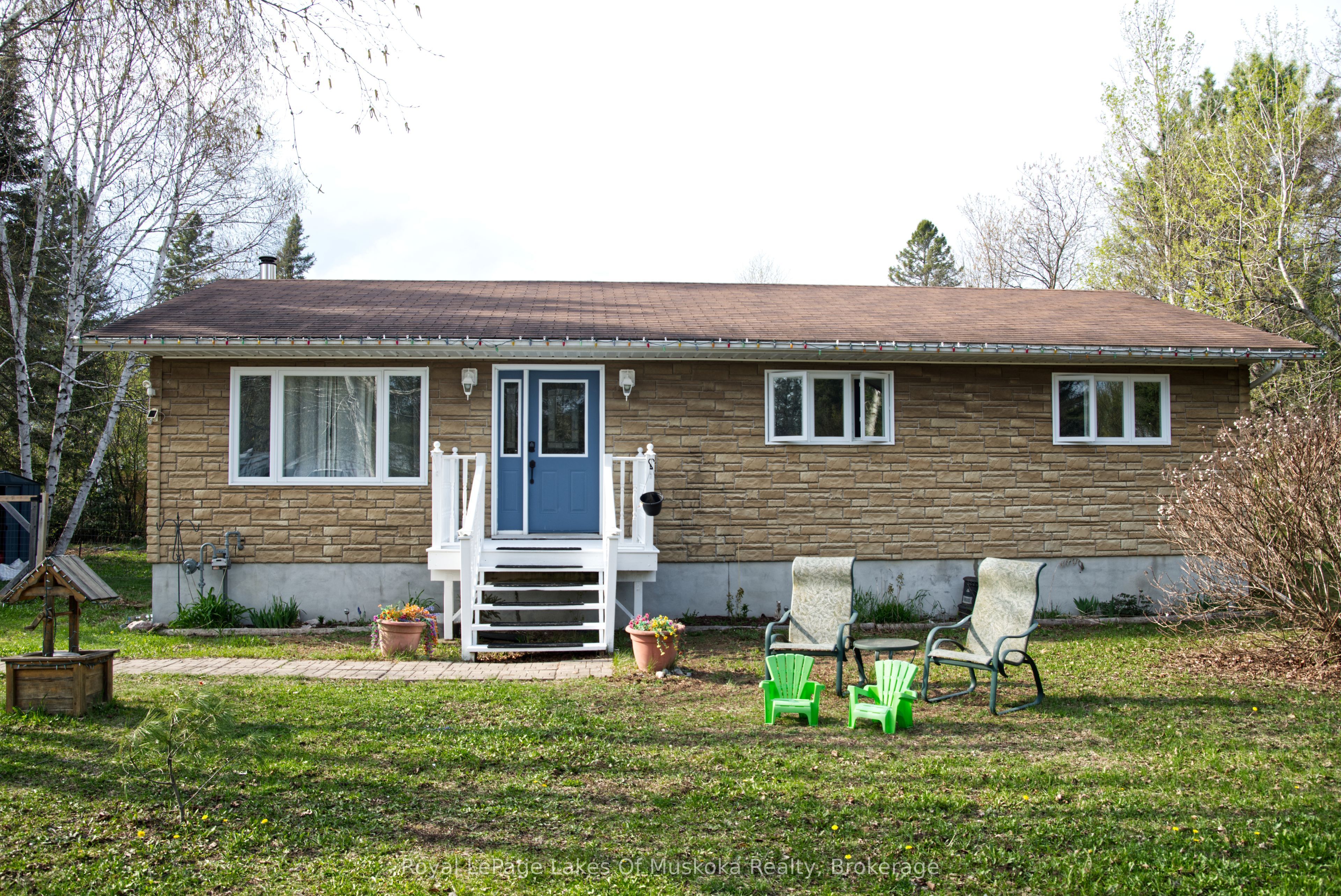 52 Sunshine Street, South River, ON P0A 1Z0