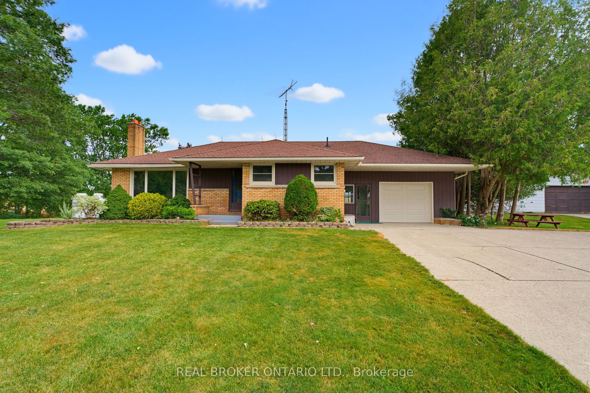 347 Blue Lake Road, Brant, ON N0E 1N0 photo 5