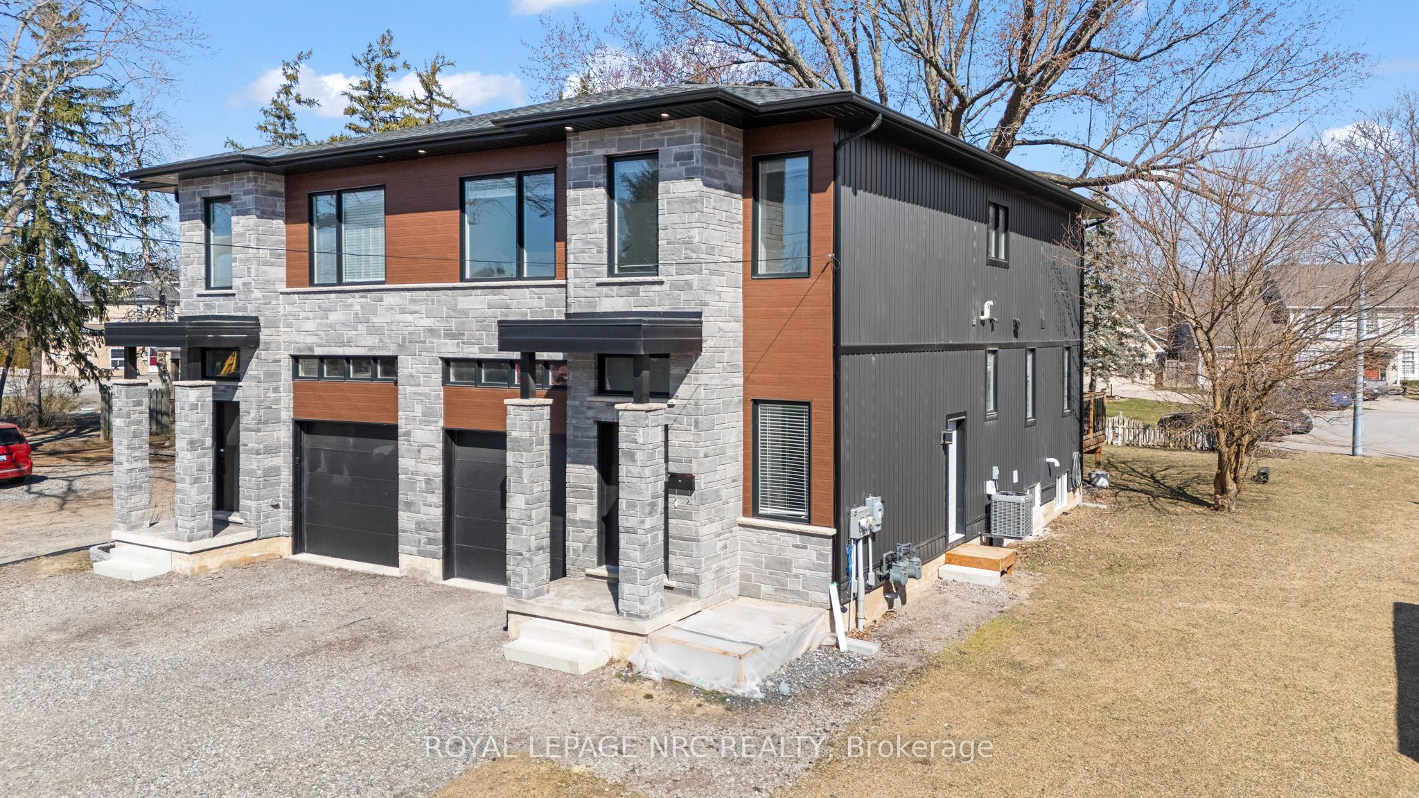 668 Quaker Road, Welland, ON L3C 3H2 photo 2