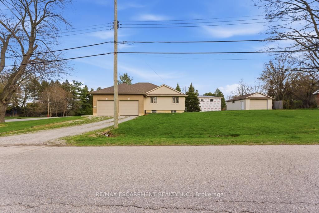 80 Lister Avenue, Hamilton, ON L9B 1E2 photo 2