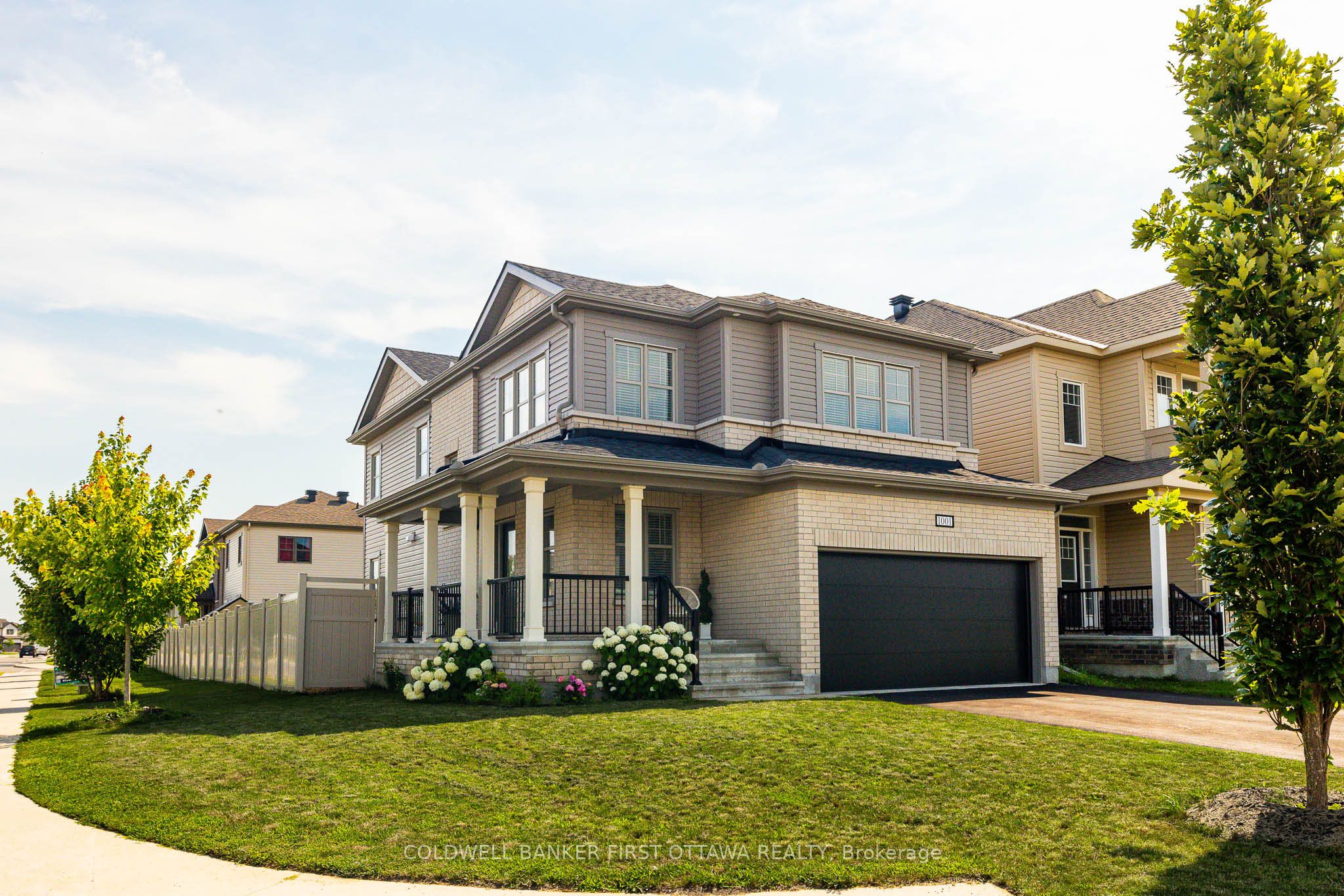 1001 Manege Street, Stittsville - Munster - Richmond, ON K2S 0Y7