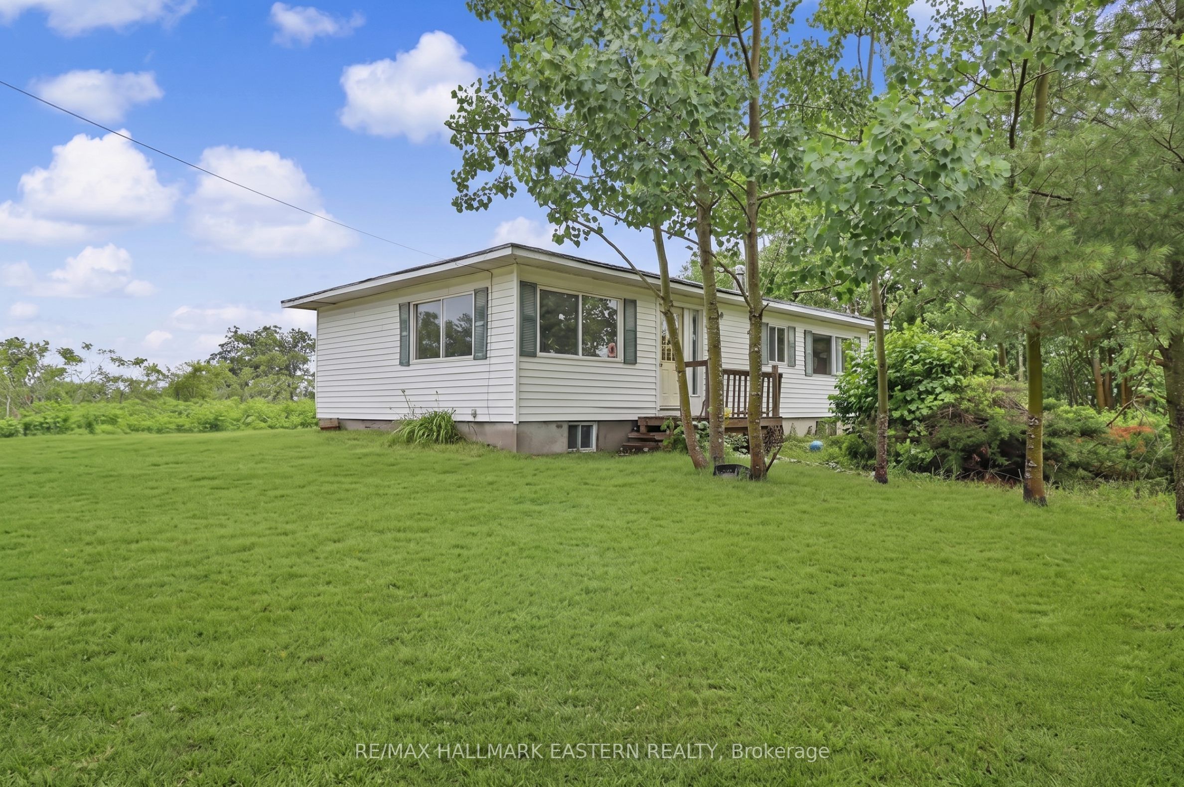 2260 Buckhorn Road, Selwyn, ON K0L 2H0
