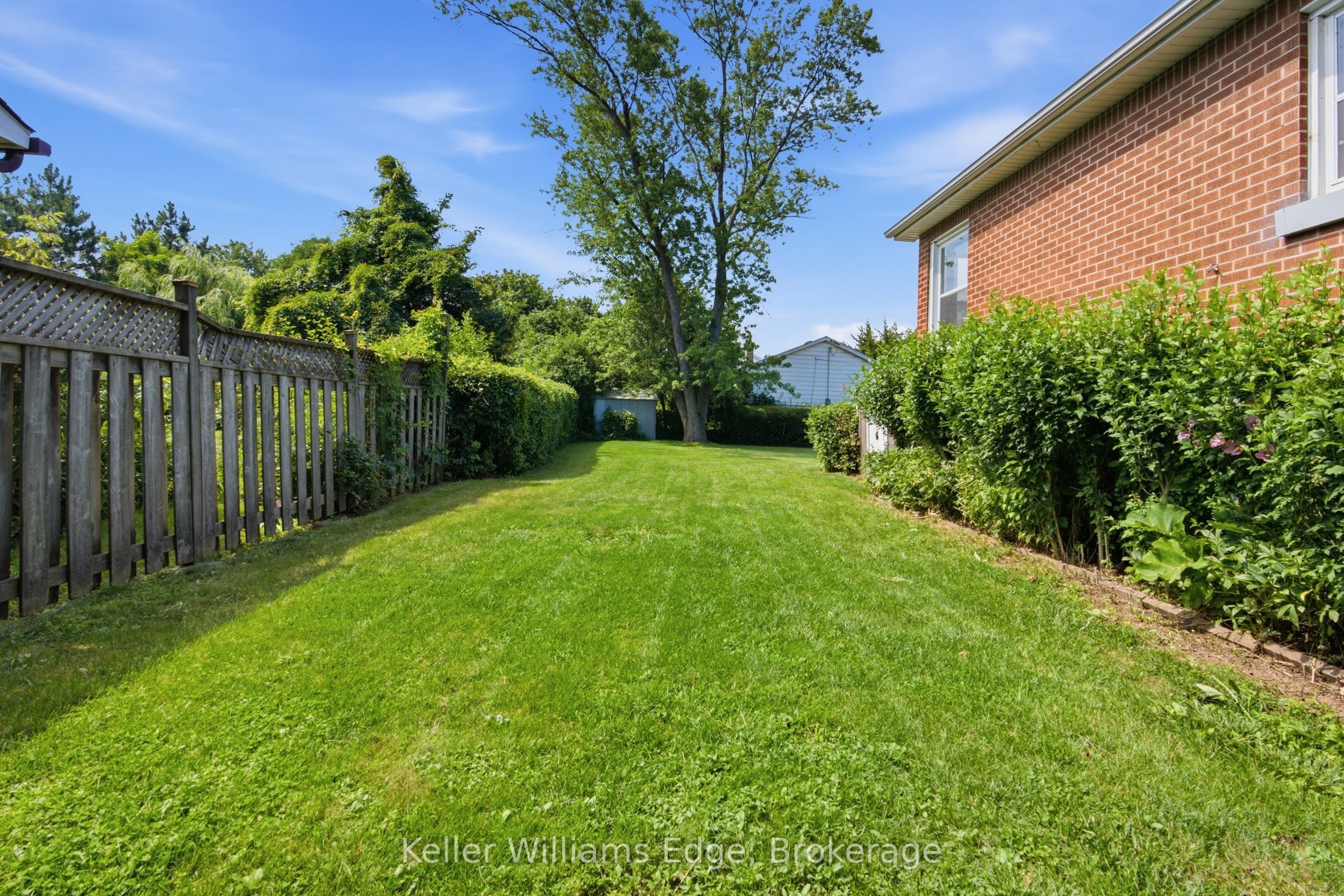 226 8 Highway, Hamilton, ON L8G 1C9