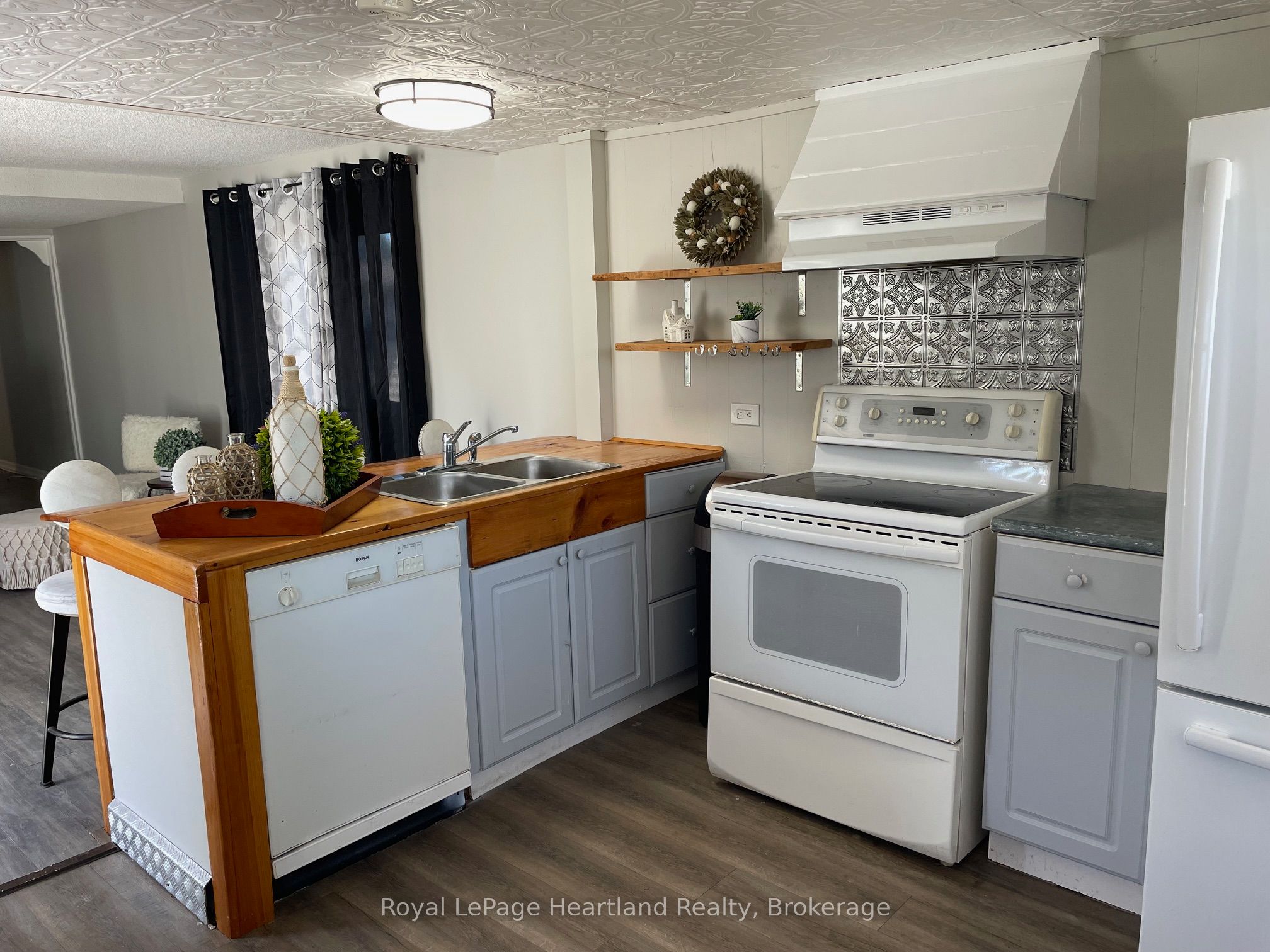 21 RUTH Street, Ashfield-Colborne-Wawanosh, ON N7A 3Y3 photo 5