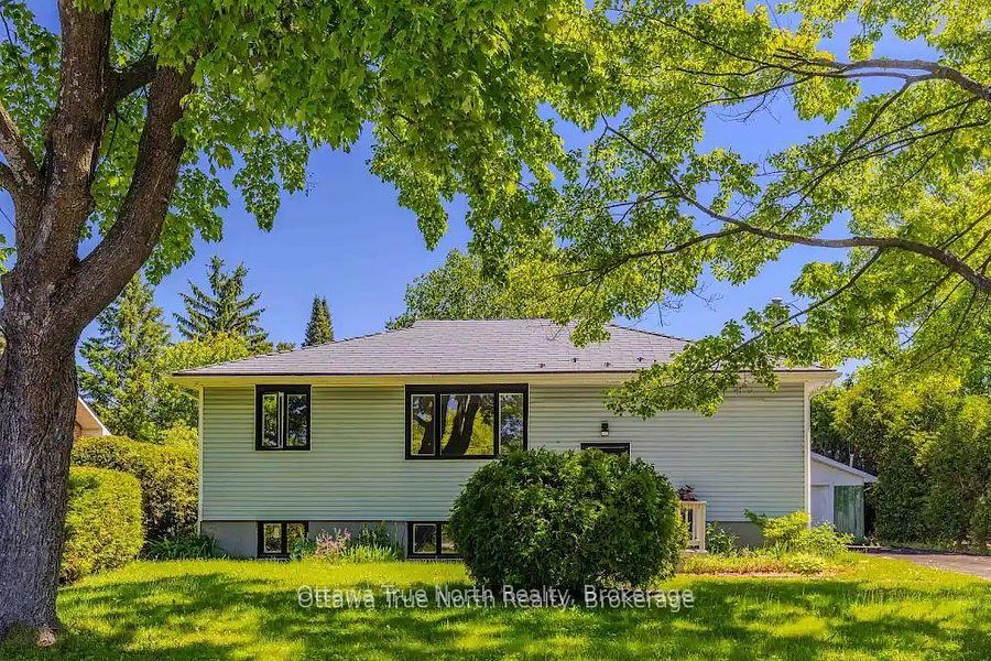 35 Tauvette Street, Blackburn Hamlet, ON K1B 3A1