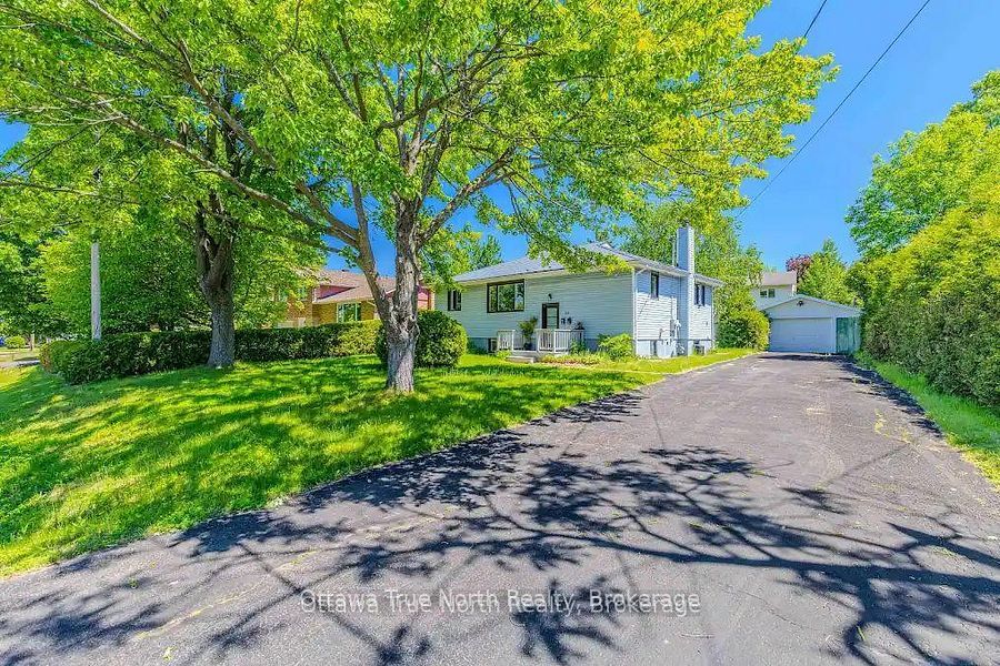 35 Tauvette Street, Blackburn Hamlet, ON K1B 3A1 photo 3