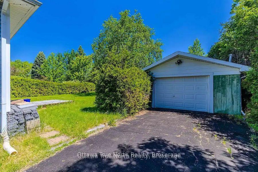35 Tauvette Street, Blackburn Hamlet, ON K1B 3A1 photo 5