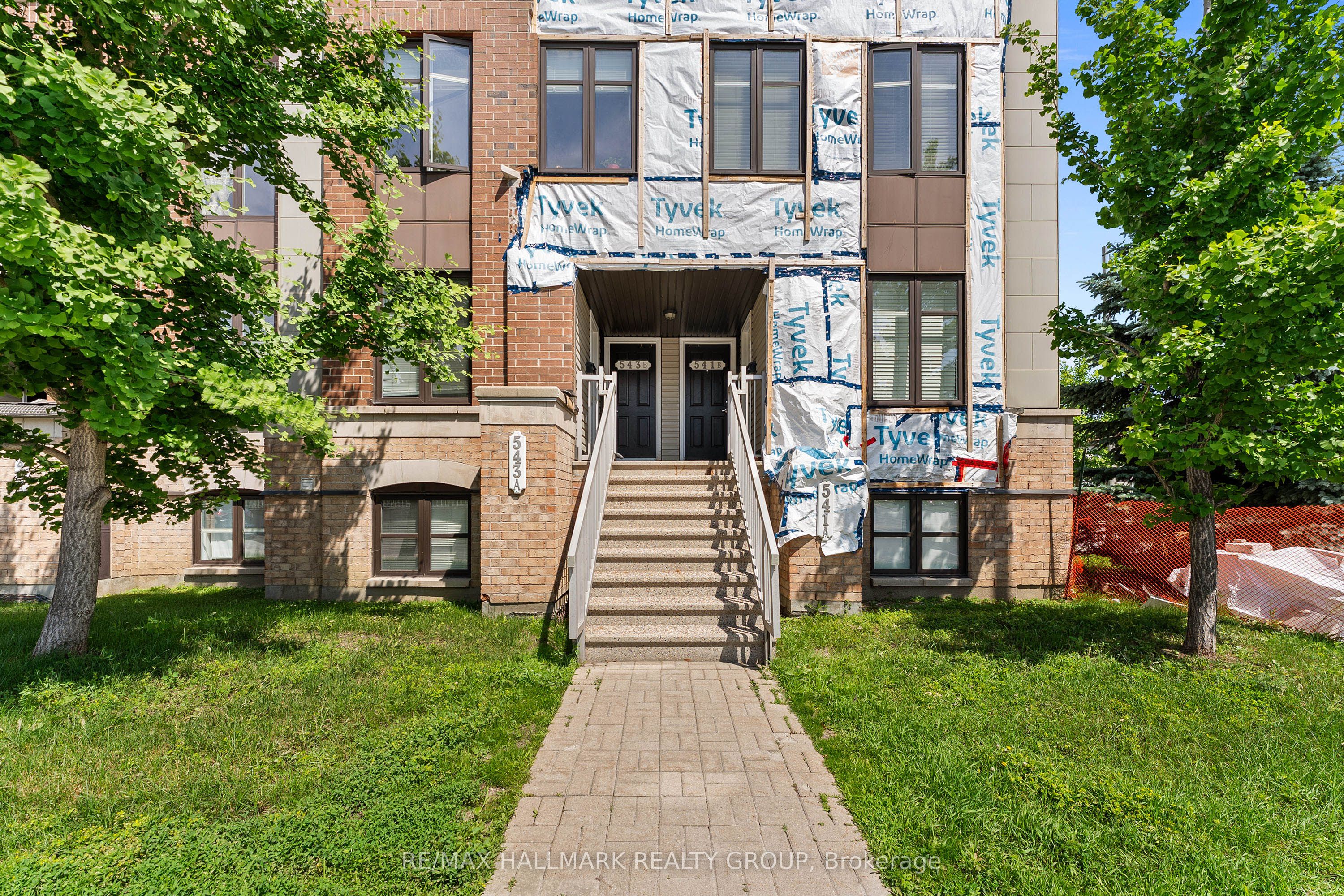 541 Chapman Mills Drive A, Barrhaven, ON K2J 5T2 photo 2