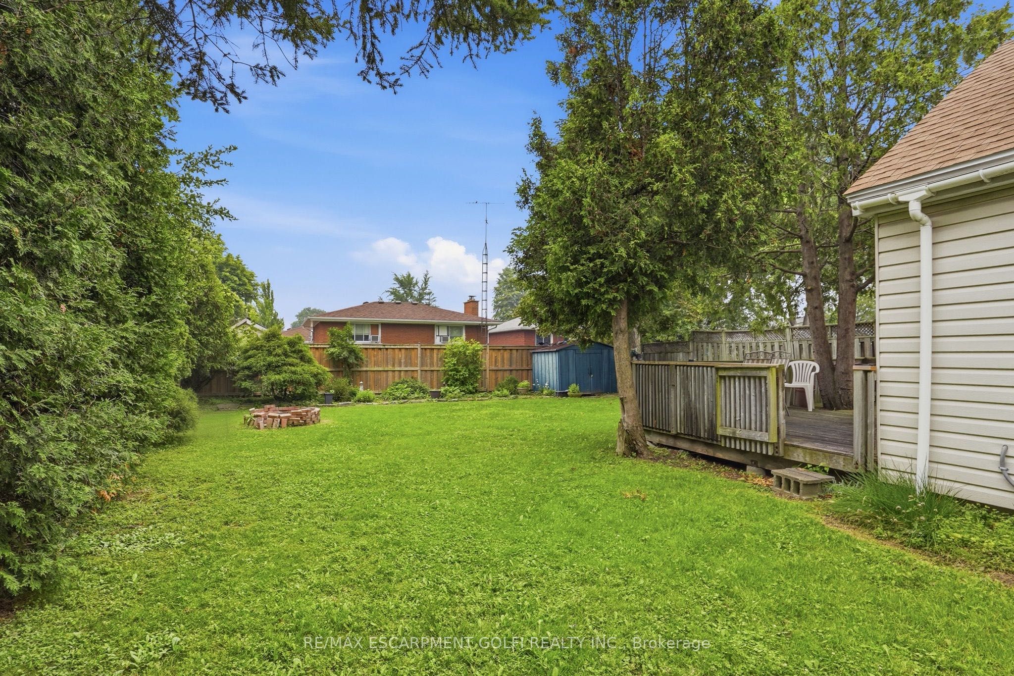 834 MOHAWK Road E, Hamilton, ON L8T 2R5 photo 2