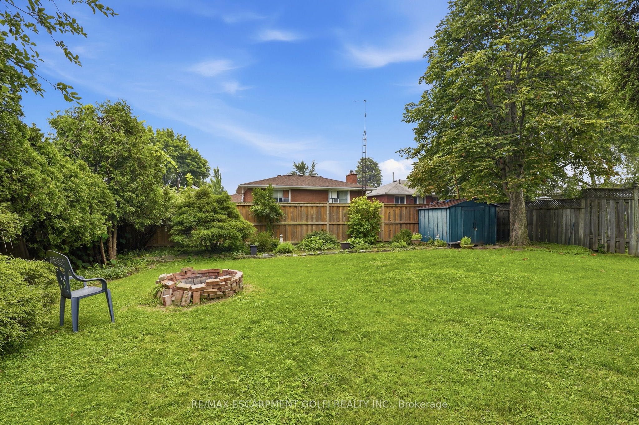 834 MOHAWK Road E, Hamilton, ON L8T 2R5 photo 3
