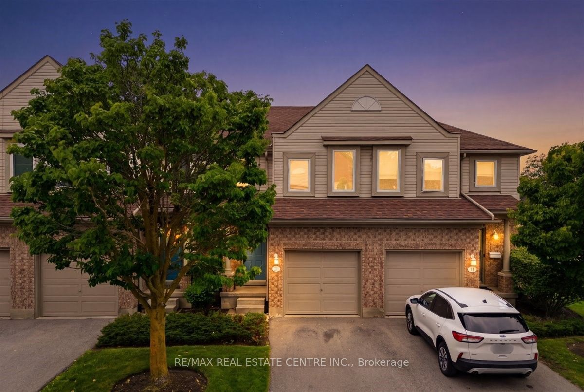 15 Roehampton Crescent, Guelph, ON N1L 1M9