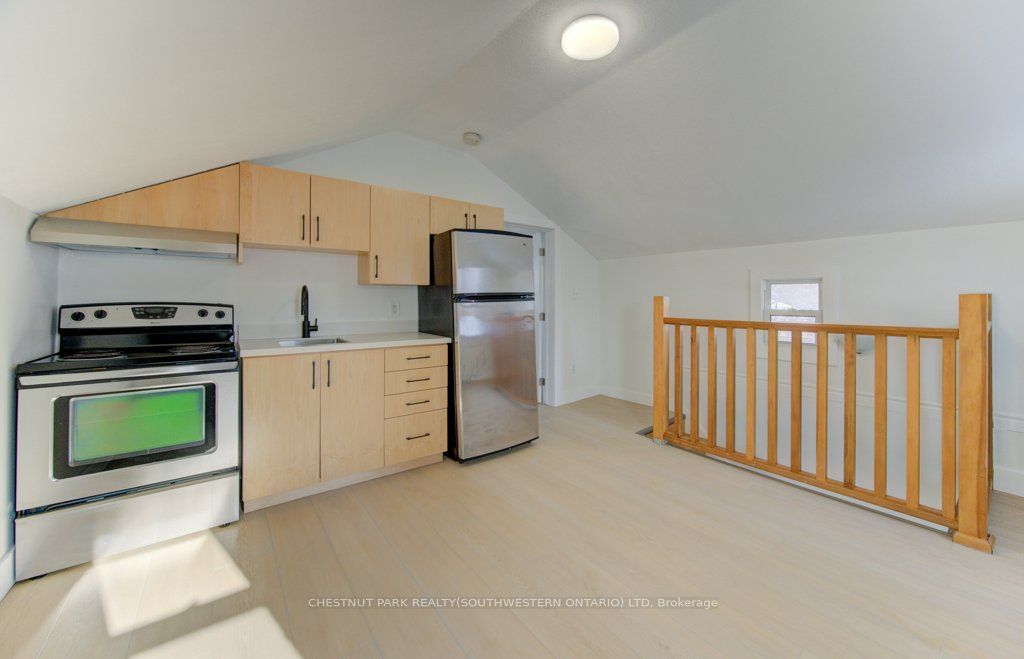 190 Lancaster Street E, Kitchener, ON N2H 1N4