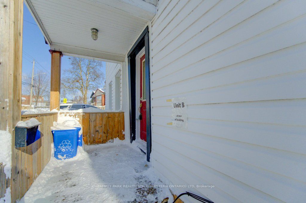 190 Lancaster Street E, Kitchener, ON N2H 1N4 photo 4