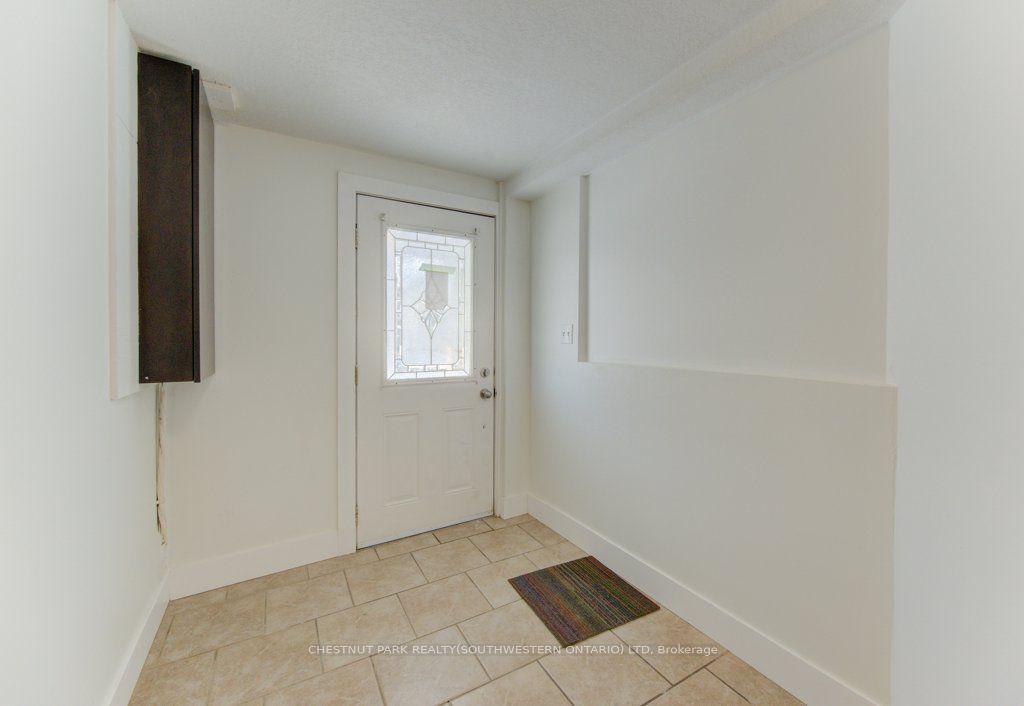 190 Lancaster Street E, Kitchener, ON N2H 1N4 photo 5