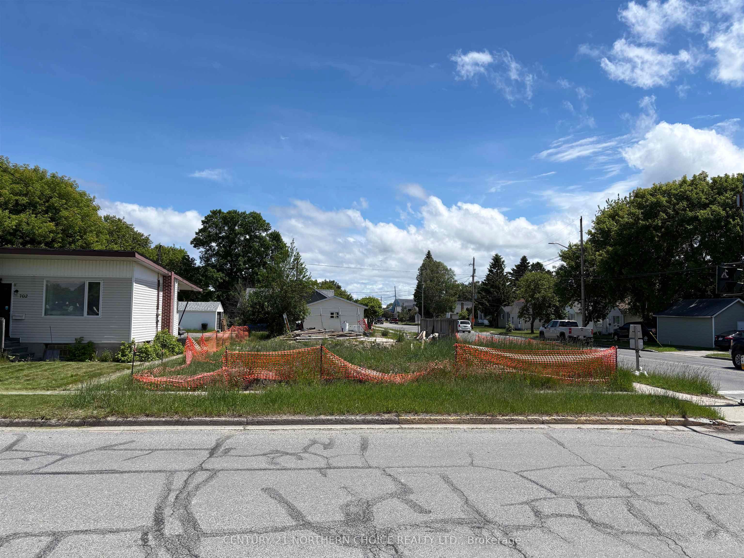 700 Crowe Avenue, Fort Frances, ON P9A 2L6