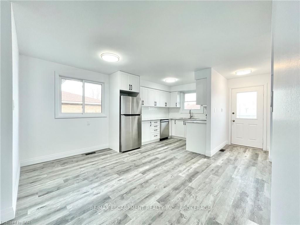 76 Marc Boulevard, Welland, ON L3B 5V1 photo 3