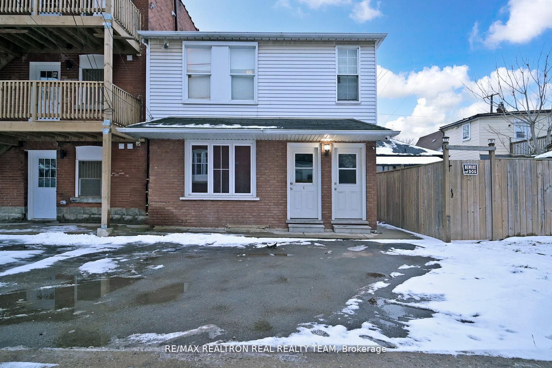 1129 Cannon Street E #C2, Hamilton, ON L8L 2J7