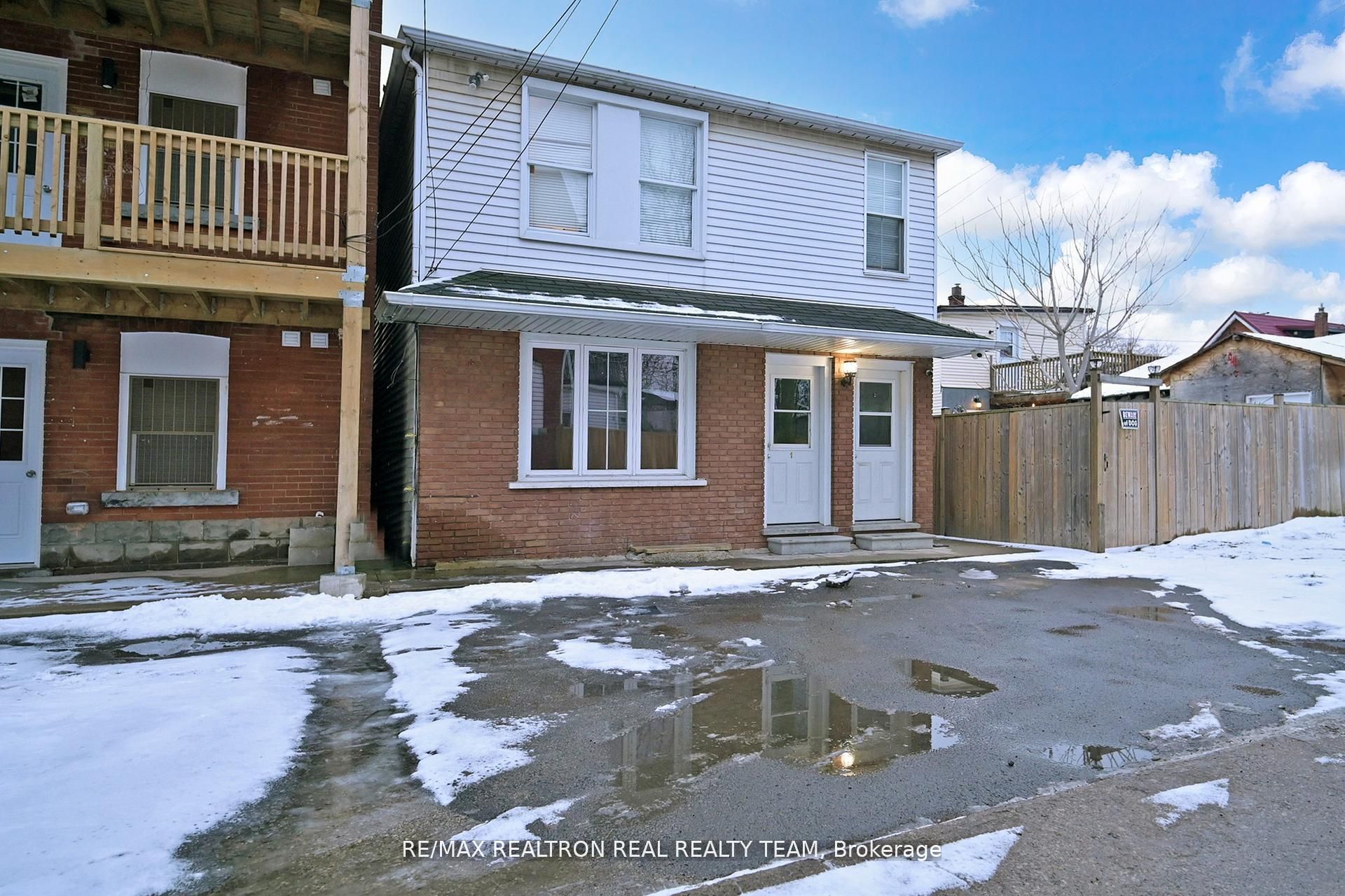 1129 Cannon Street E #C2, Hamilton, ON L8L 2J7 photo 2