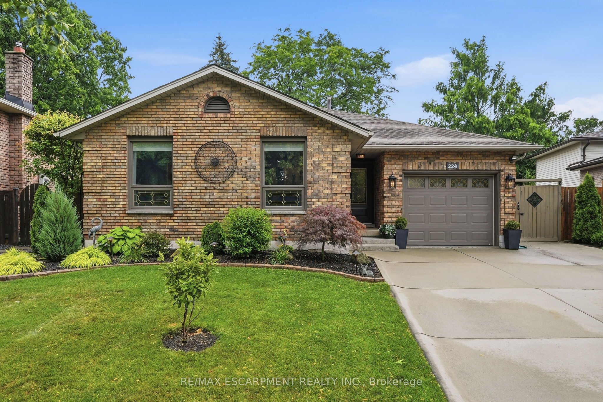 224 ATHENIA Drive, Hamilton, ON L8J 1T7 photo 2