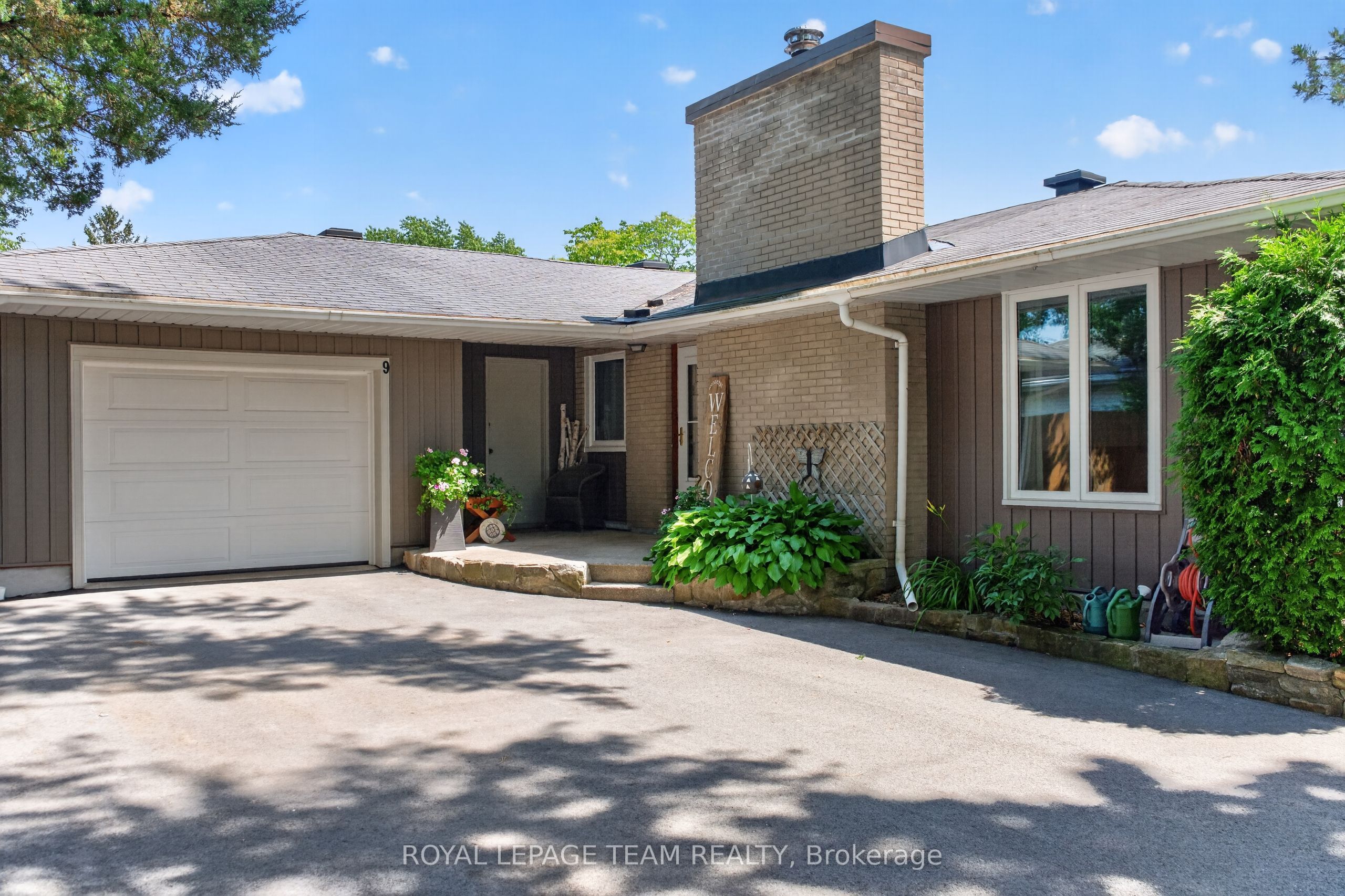 9 Laurentide Road, Bells Corners and South to Fallowfield, ON K2H 6T6 photo 3