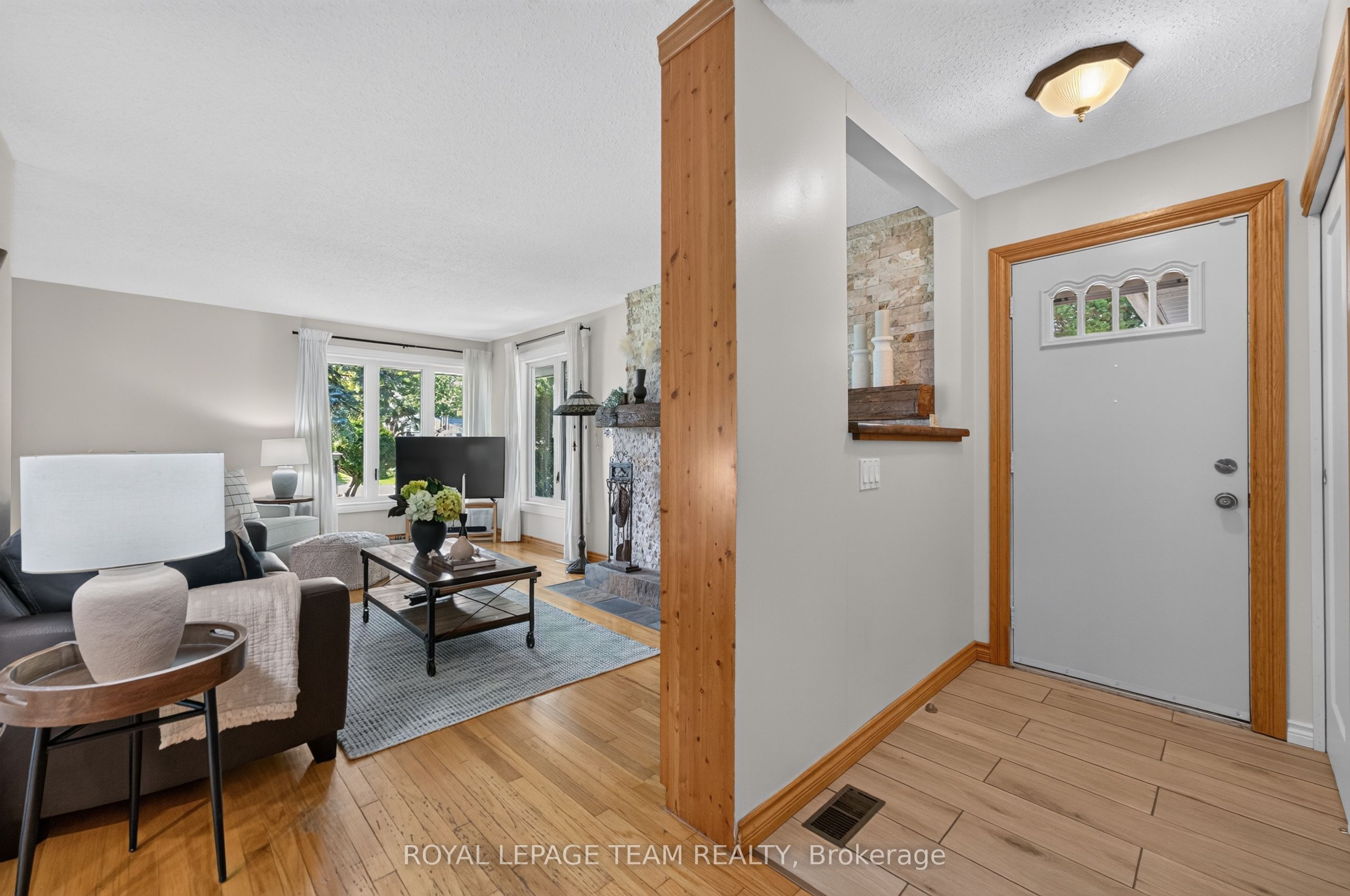 9 Laurentide Road, Bells Corners and South to Fallowfield, ON K2H 6T6 photo 5