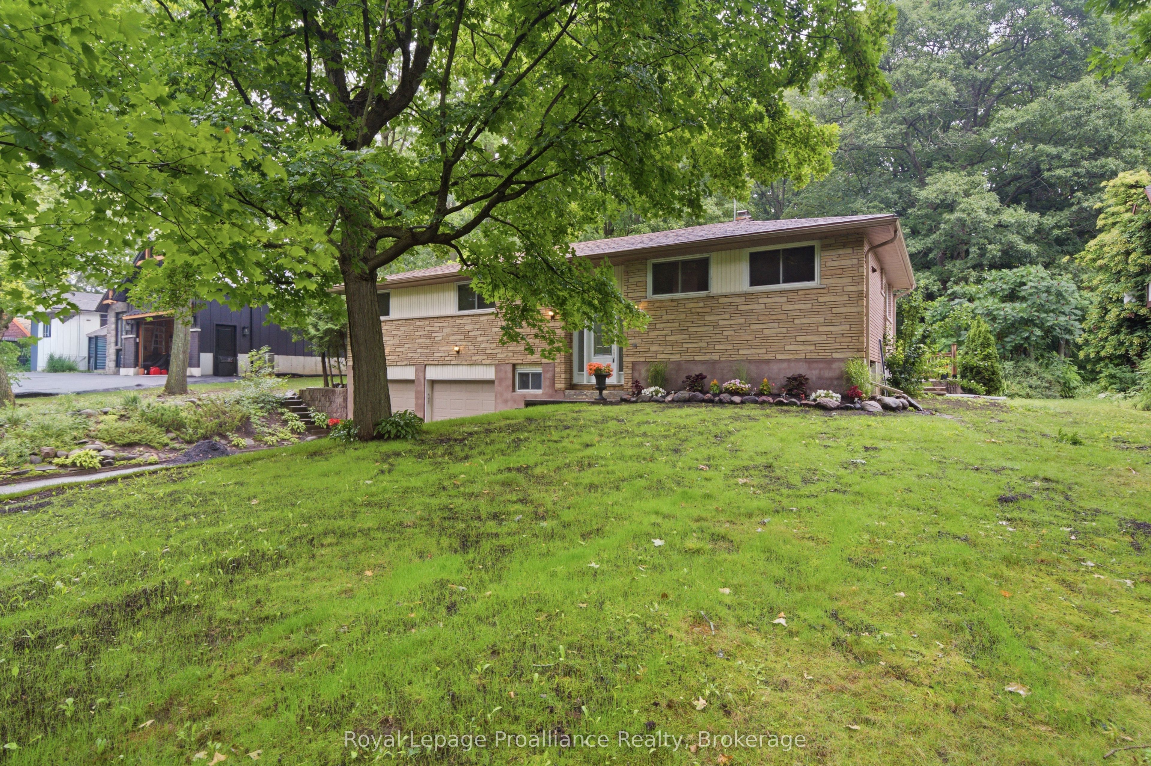 156 Pinehill Crescent, Belleville, ON K0K 3E0 photo 3