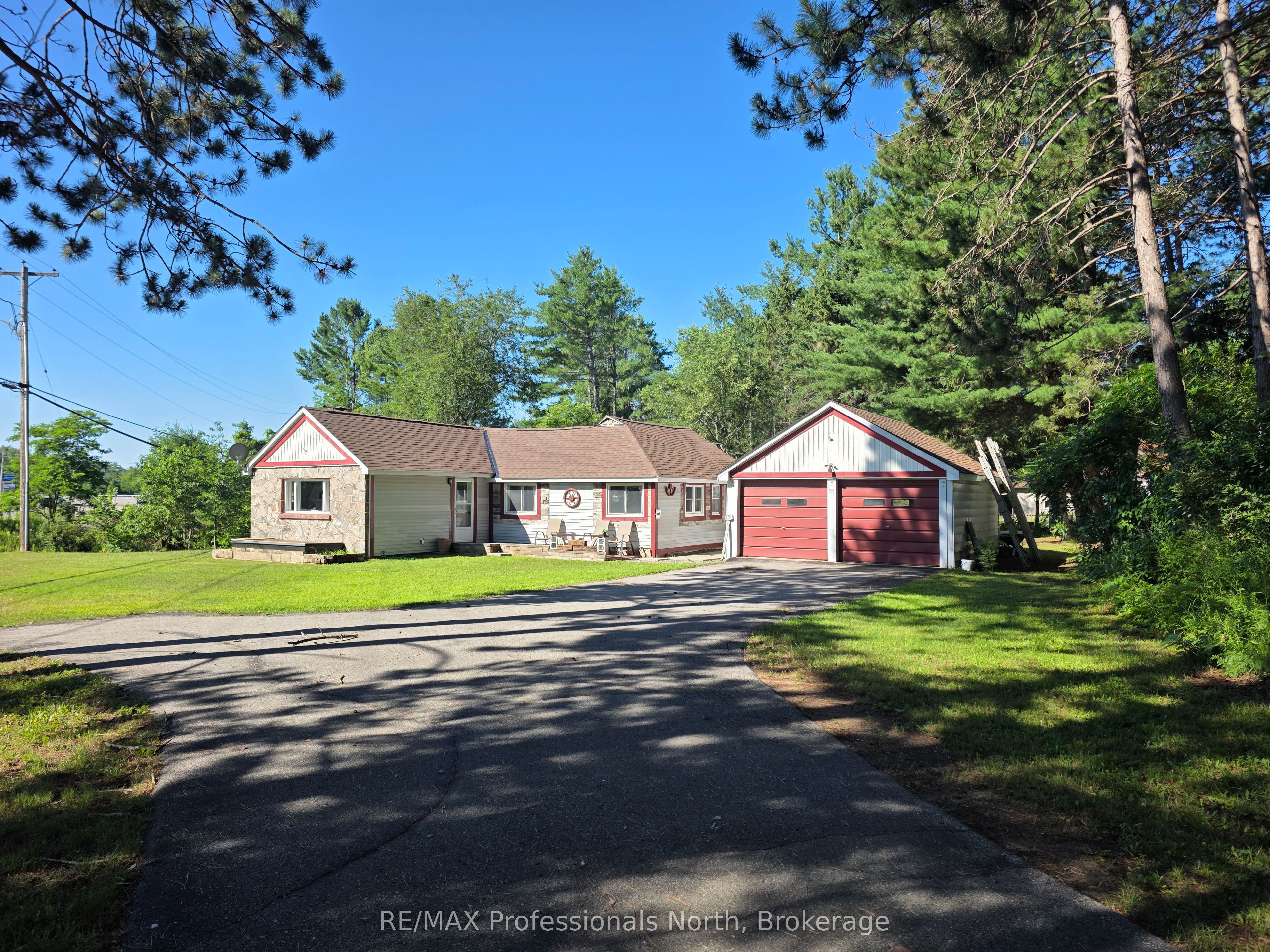 1007 West Road, Minden Hills, ON K0M 2K0 photo 2