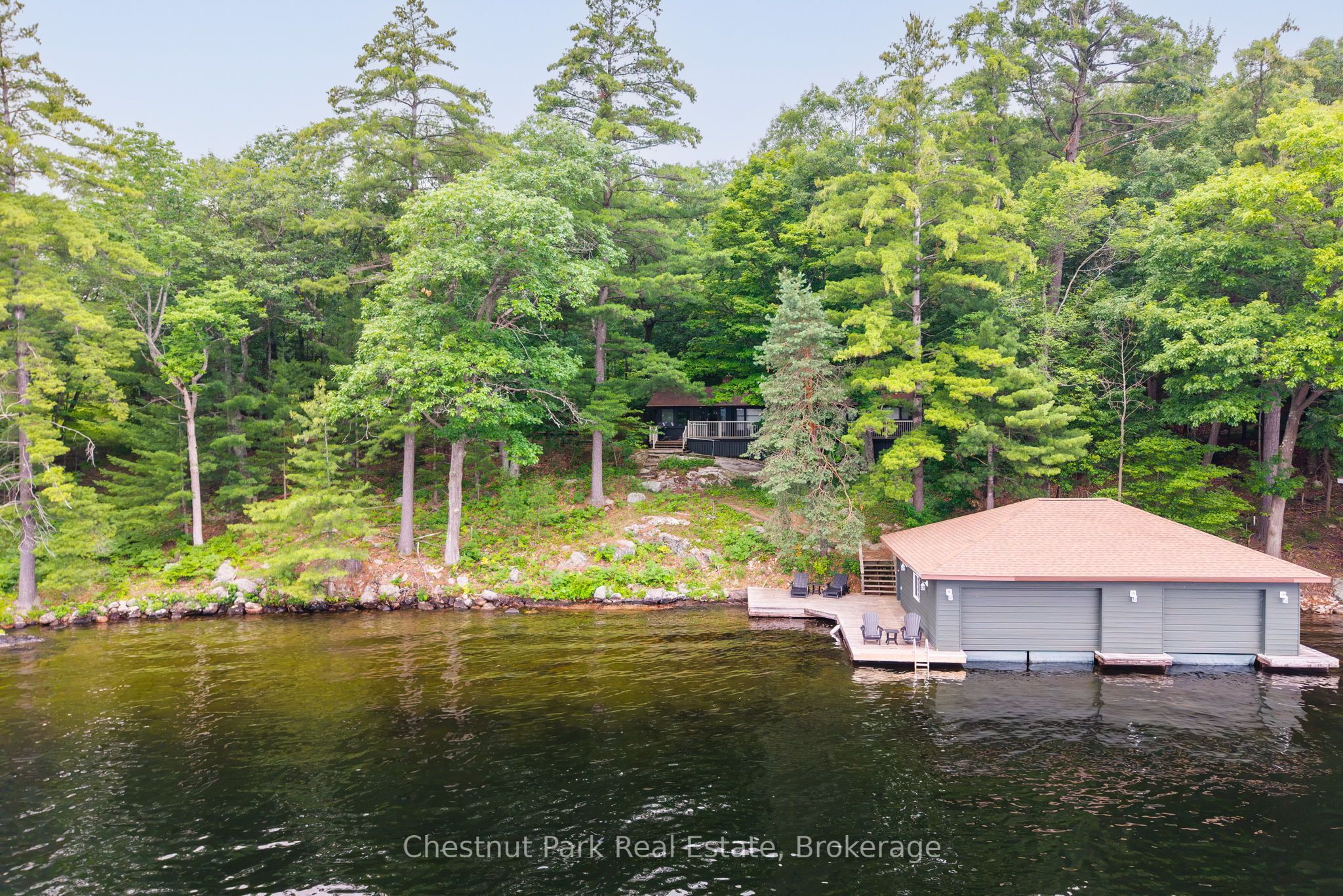 1049 Sagamo Boulevard, Muskoka Lakes, ON P0B 1J0 photo 3