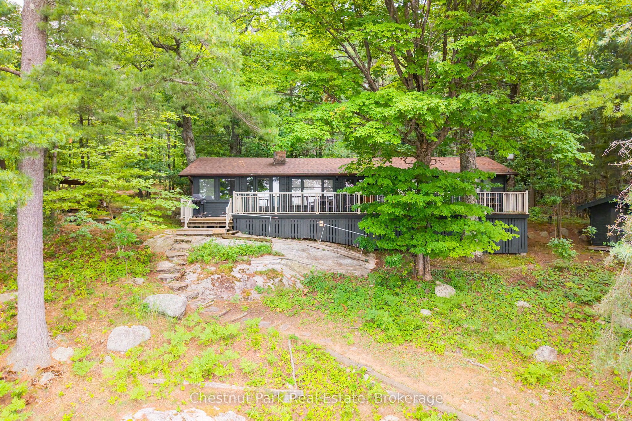 1049 Sagamo Boulevard, Muskoka Lakes, ON P0B 1J0 photo 4