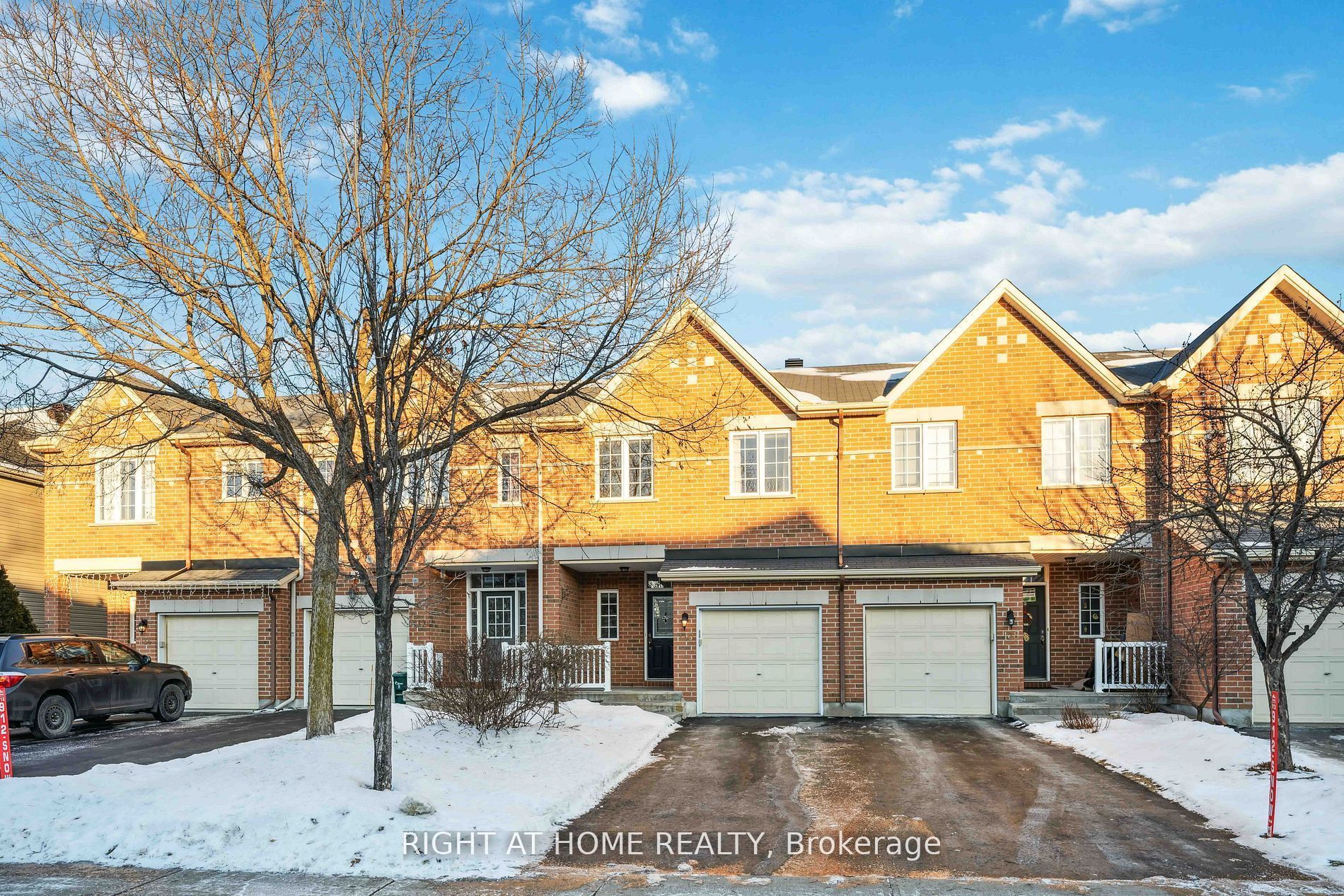 130 Tandalee Crescent, Kanata, ON K2M 0A1