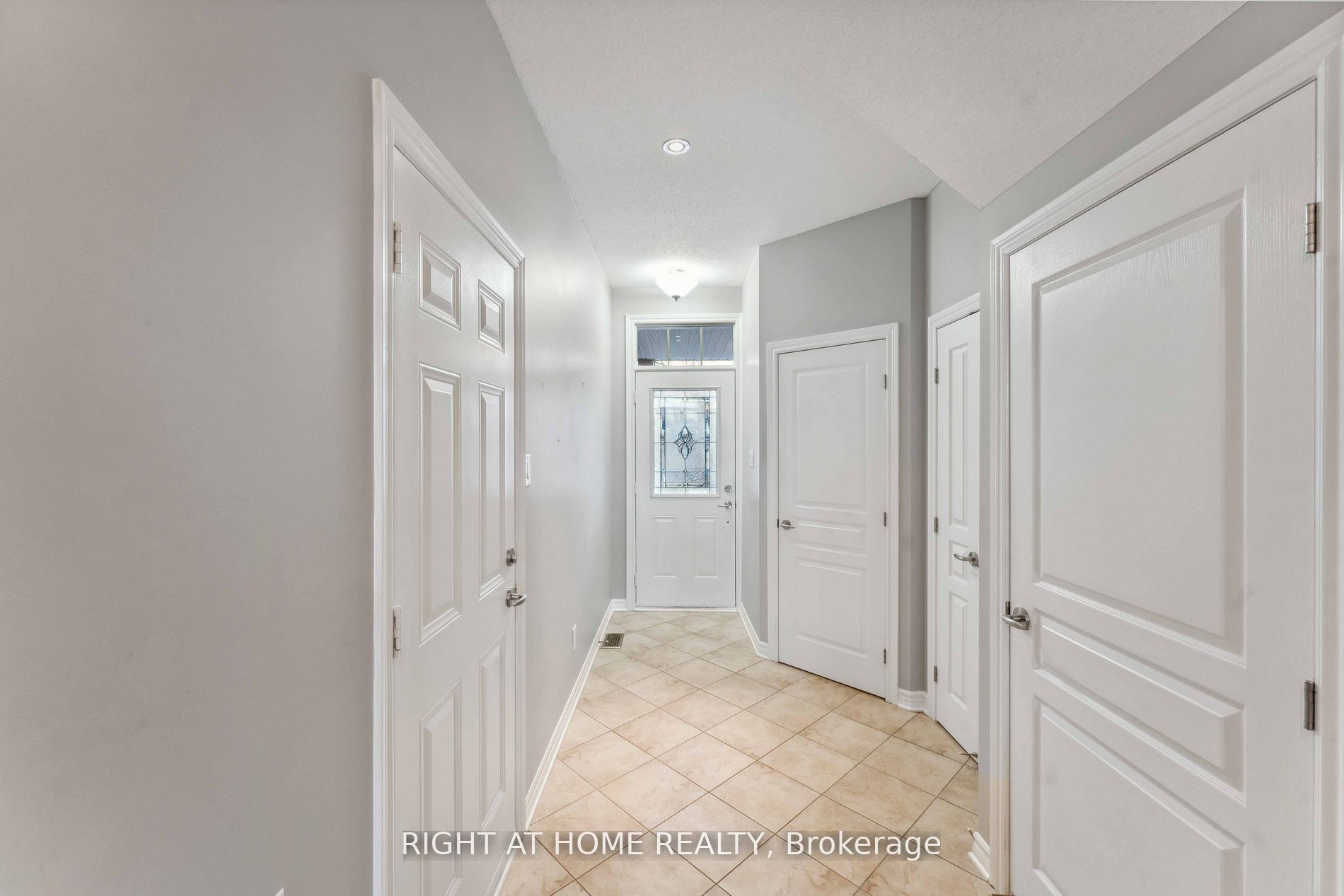 130 Tandalee Crescent, Kanata, ON K2M 0A1 photo 2