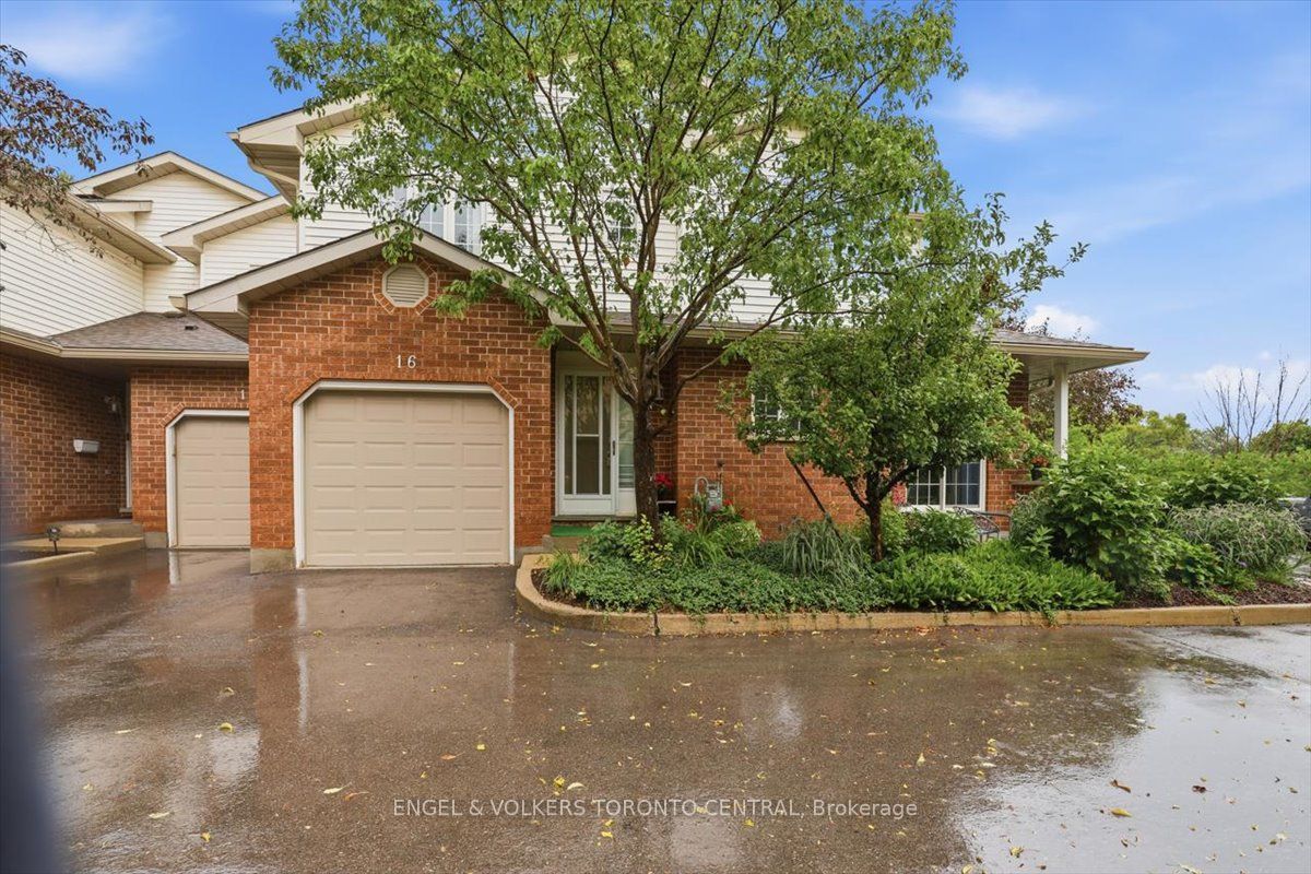 229 Baker Street 16, Waterloo, ON N2T 2R4 photo 2