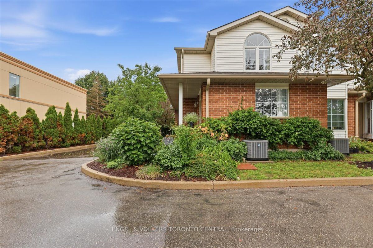 229 Baker Street 16, Waterloo, ON N2T 2R4 photo 4