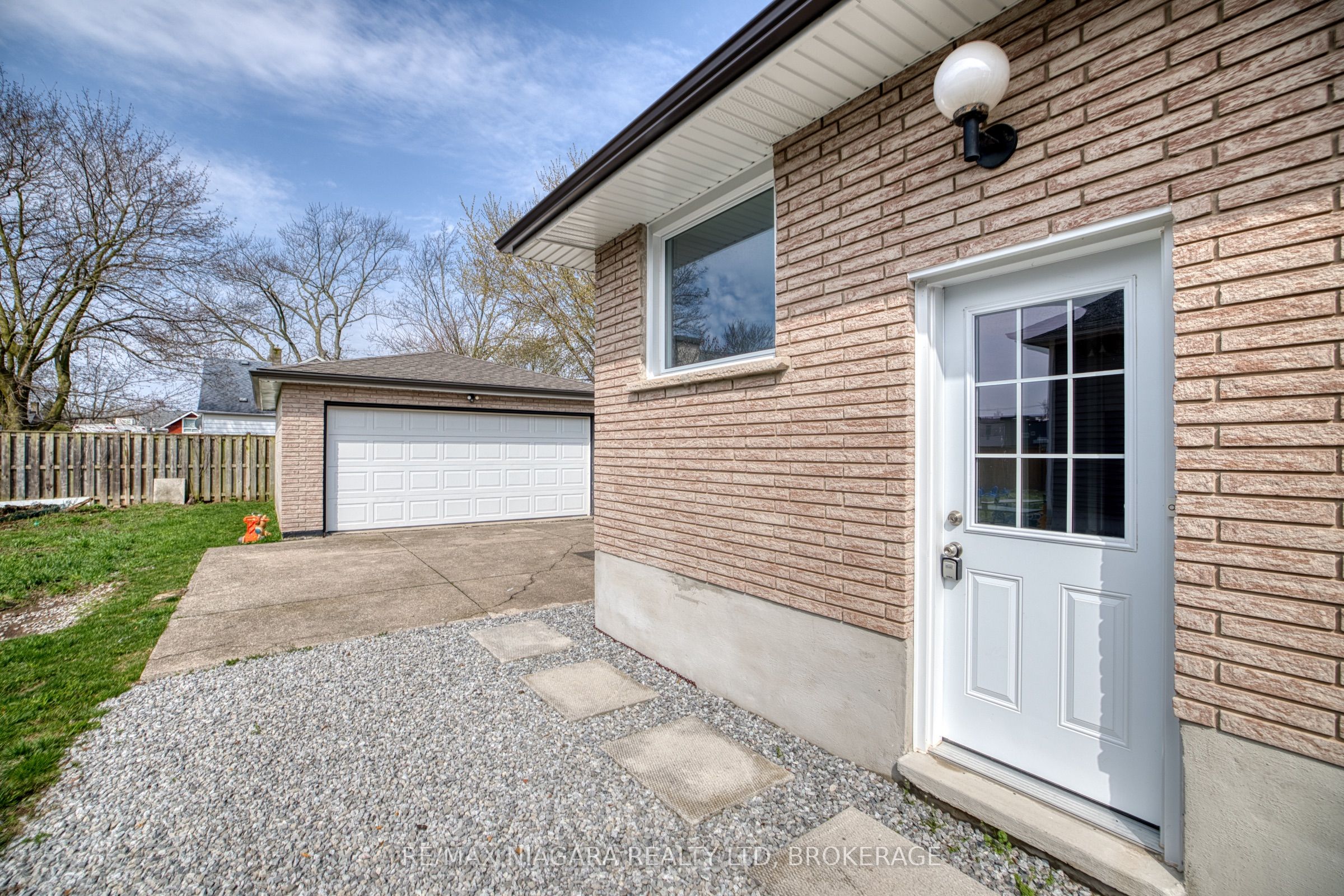 25 Rice Road, Welland, ON L3C 2V4 photo 5