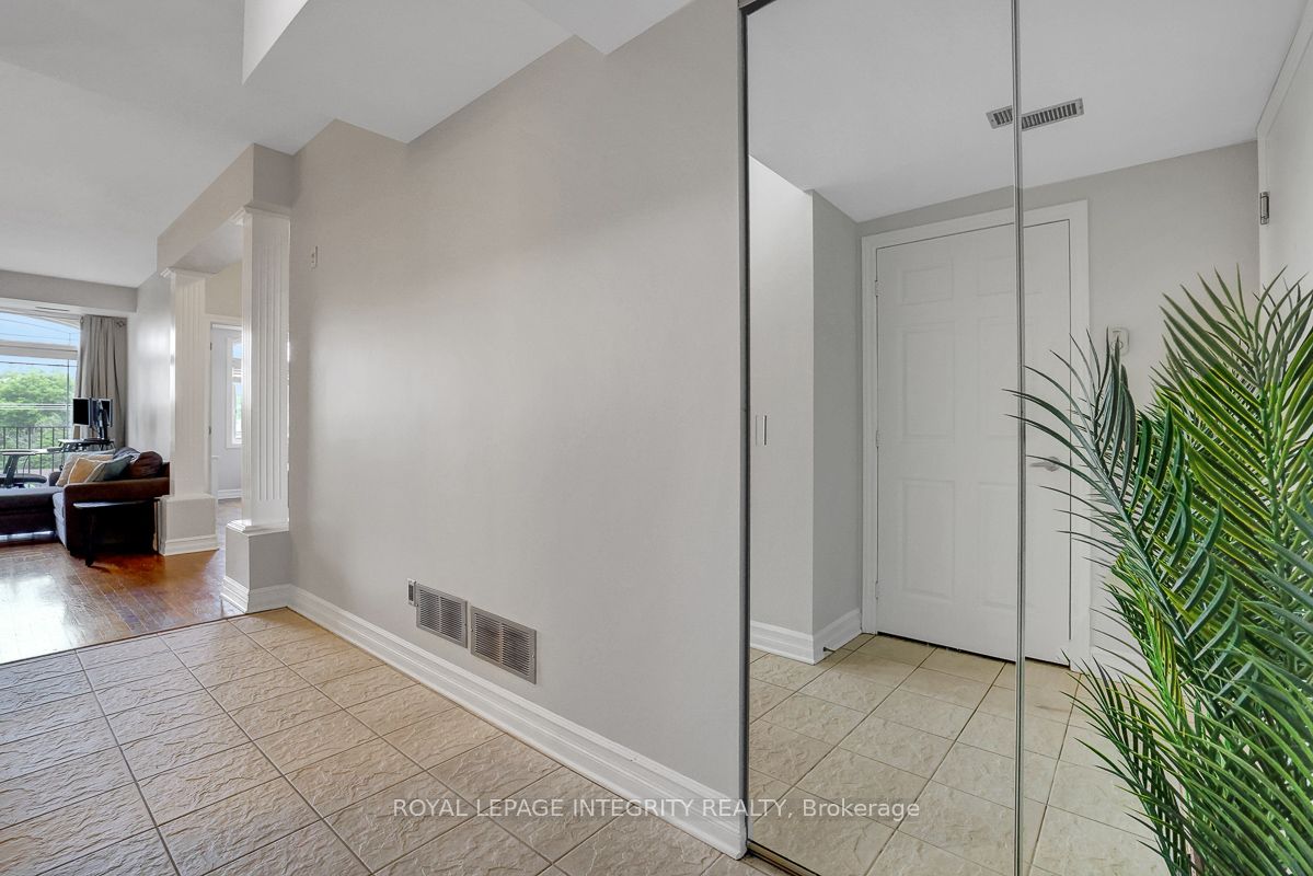 711 Churchill Avenue N 402, Westboro - Hampton Park, ON K1Z 5G6 photo 4