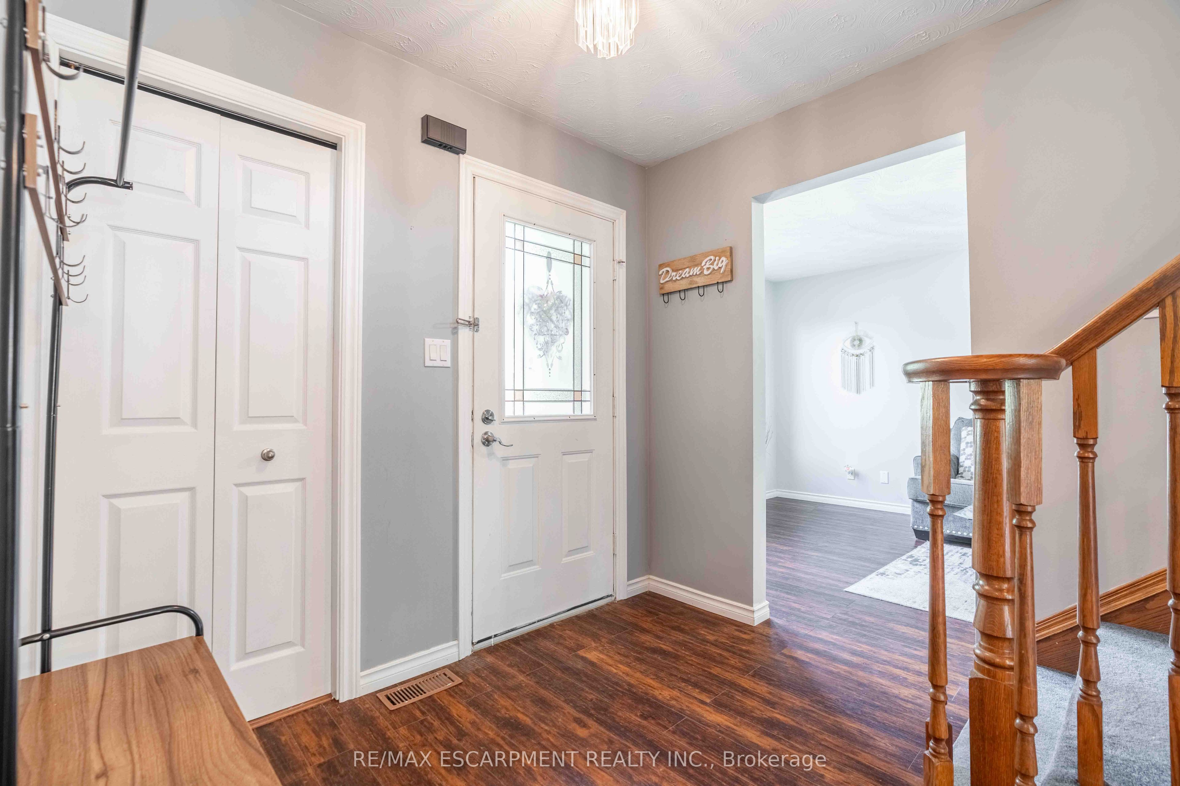 54 SELKIRK Street, Haldimand, ON N3W 1J4 photo 4