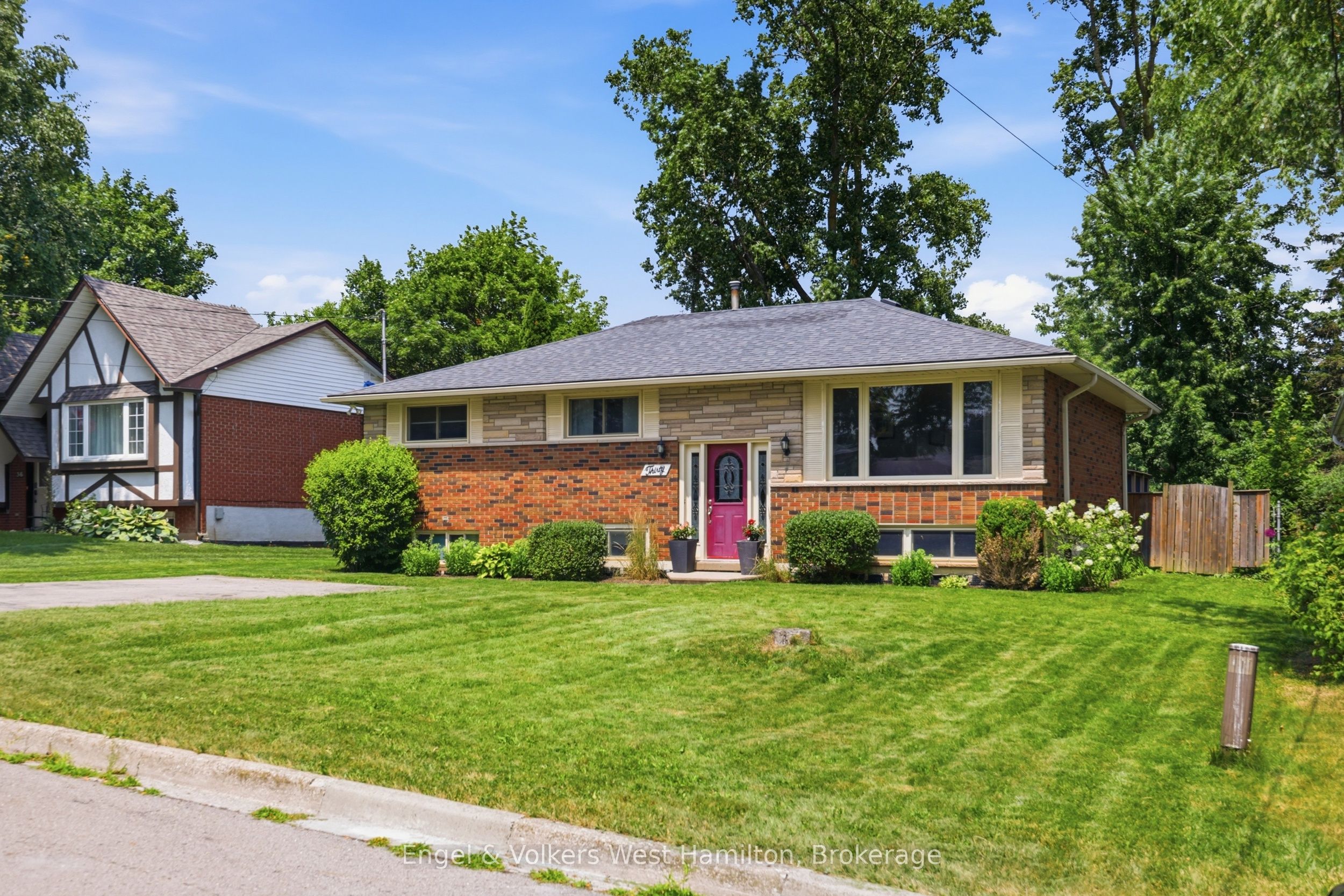 30 Laird Street, Haldimand, ON N3W 1G3 photo 3