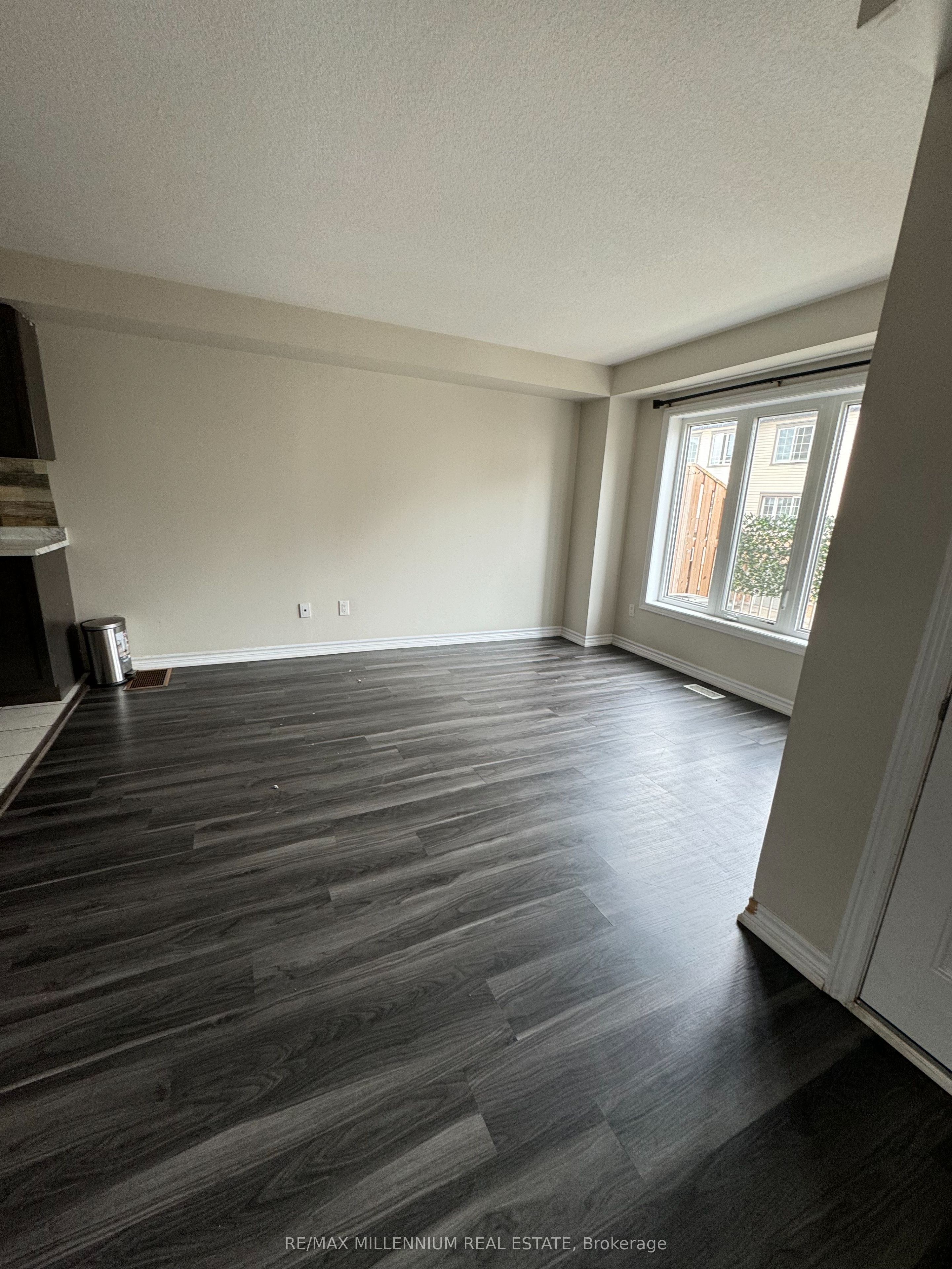 458 Linden Drive W, Cambridge, ON N3H 5L5 photo 3