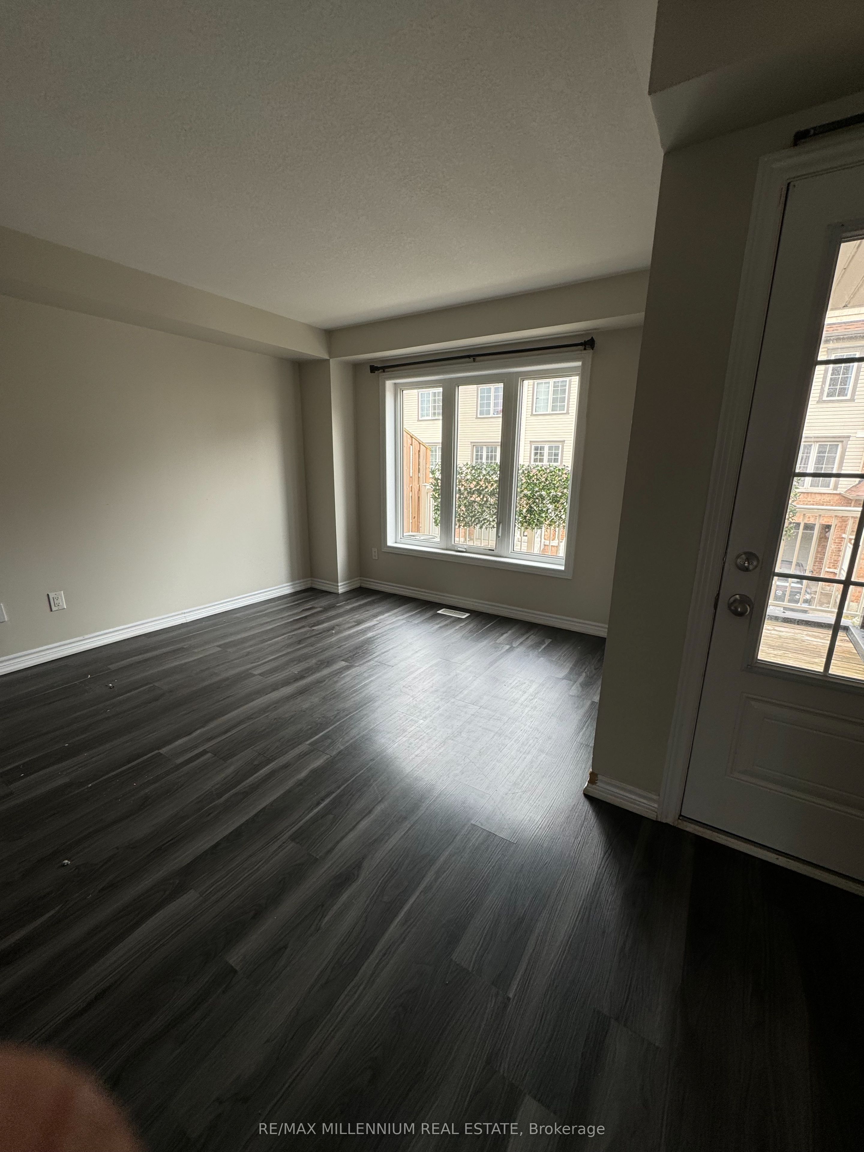 458 Linden Drive W, Cambridge, ON N3H 5L5 photo 4