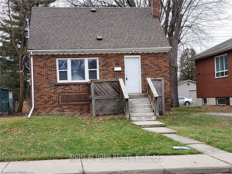 84 Ewen Road, Hamilton, ON L8S 3C5