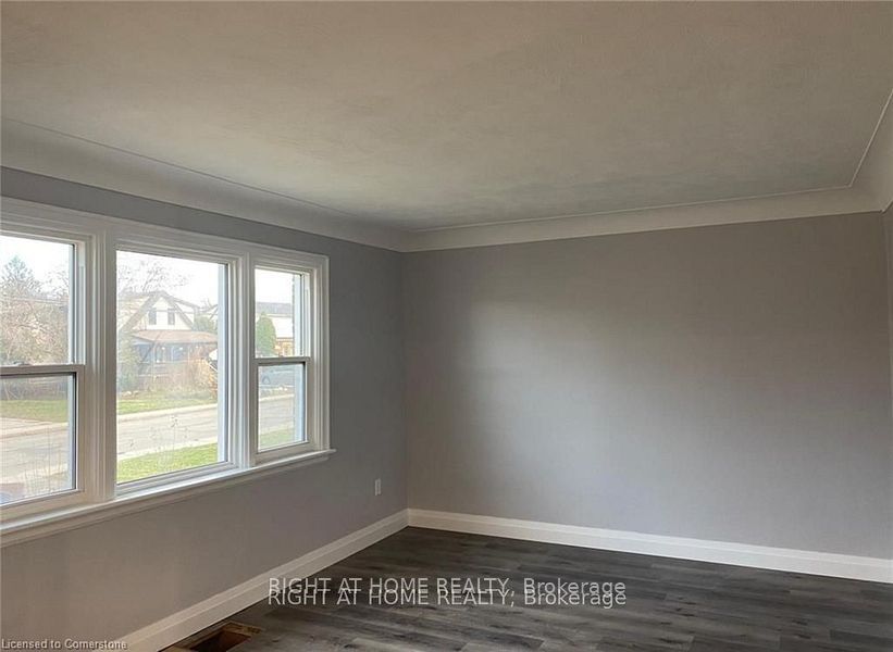 84 Ewen Road, Hamilton, ON L8S 3C5 photo 3