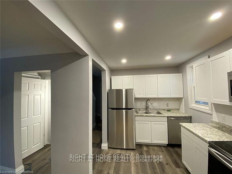 84 Ewen Road, Hamilton, ON L8S 3C5 photo 4